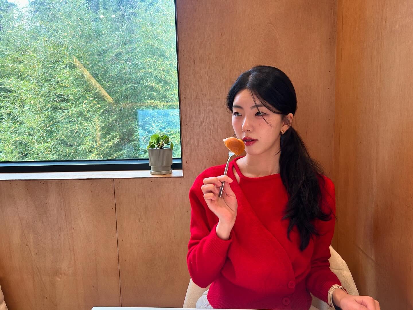 내 사진이 왕 많고 내가 조아하는 재즈 😊😊
재즈 플리 추천 하나 해드림 -> 유튜브에 ‘집중해서 공부할 때 듣는 잔잔한 피아노 재즈 플리‘ 
진심 내 최애 재즈플리당