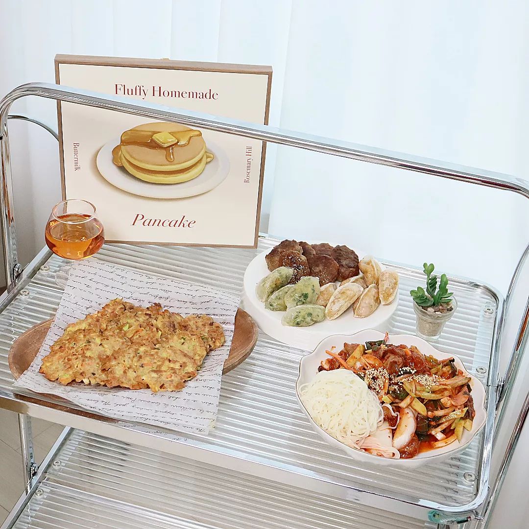 #협찬
dongwonmall 
.

#동원참치#리챔 ,골뱅이#그릭요거트
완전 쵝오 이번에도 또 주문했지요
항상 주문하는건 양반만두
떡갈비 이에요 ㅋㅋ

가장 마음에 들었떤 제품 2가지를
고를 수가 없더라구요 ㅜㅜ

#골뱅이무침 #참치전#군만두
떡갈비 해서~ 술안주 준비 했지요
동원몰 덕분에 술안주 준비 성공!

동원몰 이용하면서 혜택들도
좋고 이벤트도 해서 자주 이용
하게 되더라구요

1)동원몰 밴드플러스
  - 연회비결제하면 100% 적립금으로 페이백
  - 동원상품 10% 상시할인
  - 구매상품 1%구매적립
  - 매월1회 무료배송
  - 매회1회 스페셜쿠폰

2) D Live로 할인진행

3)현재 이벤트 진행중

 * 동원몰 고객 감사제
-2만원 이상 구매시 10% 쿠폰
-4만원 이상 구매시 15% 쿠폰
-동원,더반찬,육배갸점,츄츄 상품
주문후 구매확정시 트리 장식 1개 지급
(장식 4개기준 6천원 포인트지급)
 -구매왕 한분에게 순금 1돈증정 지급

* 동원몰 송년회
감사의마음을 선물하세요~~

선물하기로 마음을 전하시면
고객님의 선물은 동원몰이 보내드려요~
선물하기 1+1 선착순 300명!

#술안주 #메리동원마스 #동원몰송년회 #서포터즈
#동원#동원몰#동원골뱅이#골뱅이무침#참치전#동원참치#리챔#음식