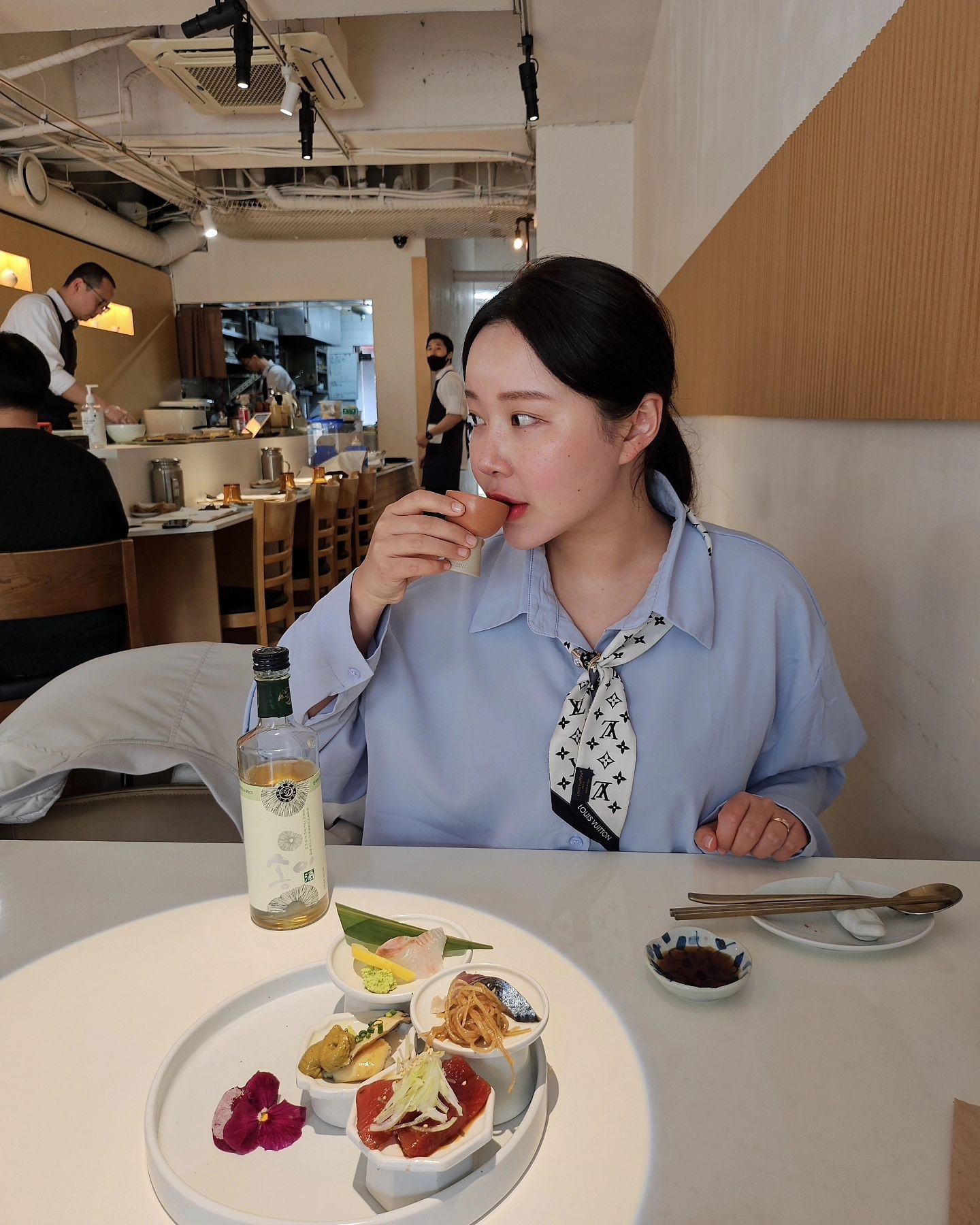 몇 년째 찾는 덴 이유가 있지!
이태원 방문하면 꼭 들리는 초승달🌙

이번 메뉴도 너무 맛있었어요 세진솊..😂
항상 이 가격에 이렇게 즐겁게 즐겨도 되나 싶은..

다음 시즌 메뉴도 벌써부터 기대돼요..♡ chef_s.jin

#초승달 #이태원맛집 #한남동맛집 #오마카세 #오마카세맛집 #이태원오마카세 #한남동오마카세
#이태원핫플 #경리단길맛집 #경리단길데이트