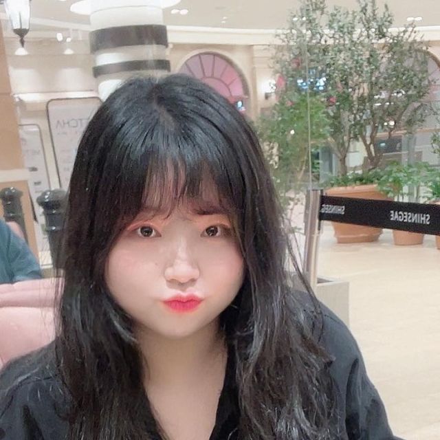 최 다 빈 on Instagram: "#협찬 빙글빙글 돌아가는 맷돌~~(❁´▽`❁)*✲ﾟ* 신세계 백화점에 있는 맷차에 다녀왔땅 ! 이름과 같이 커피랑 찻잎이랑 넣고 맷돌로 갈아서 나오는 아메리카노 ! 넘신