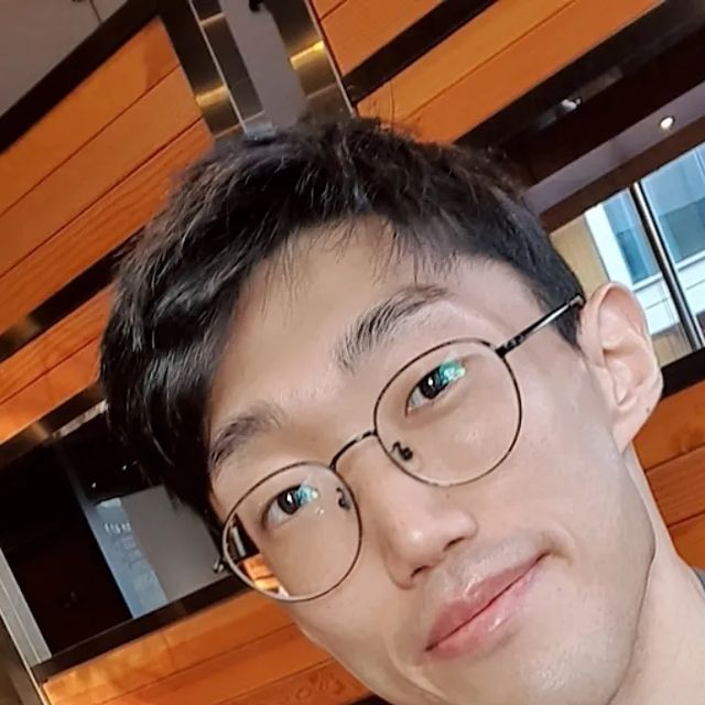 허지민 on Instagram: "#협찬 #광고 안녕하세요!! 오늘은 첫 의류 협찬입니다 🙈 잘생기고 몸 좋으신 분들 많으실텐데 용감한 선택을 해주신 짐웨어 전문 브랜드 "역시(力時)" @yeoksi__official 감사