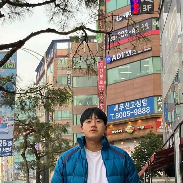  성의 on Instagram: "#광고 
놀러갈래  봄아 빨리 와:)
-
-
#협찬 #제품제공 
@cargobros 에서 제공받았습니다.

✔️”CB 뉴 벌룬 카고 조거 팬츠“ 카고브로스의 베스트 셀러중 하나인 퍼티그조거팬츠로, 아쉬운 부분을 보완하야 출시된 제품 입니다 ! 착용감은 물론 스타일링 연출까지 모든걸 만족할 수 있는 제품입니다 🤩 나일론재질에 너무 편안한 제품이고 핏감도 너무 이뻐요 입은듯 안 입은듯 너무 만족스러운 제품 💯

#카고브로스#바지코디#조거팬츠#카고팬츠#남자바지#남자데일리룩#데일리룩#일상룩#오오티디 #협찬문의 #협찬디엠 #협찬환영"