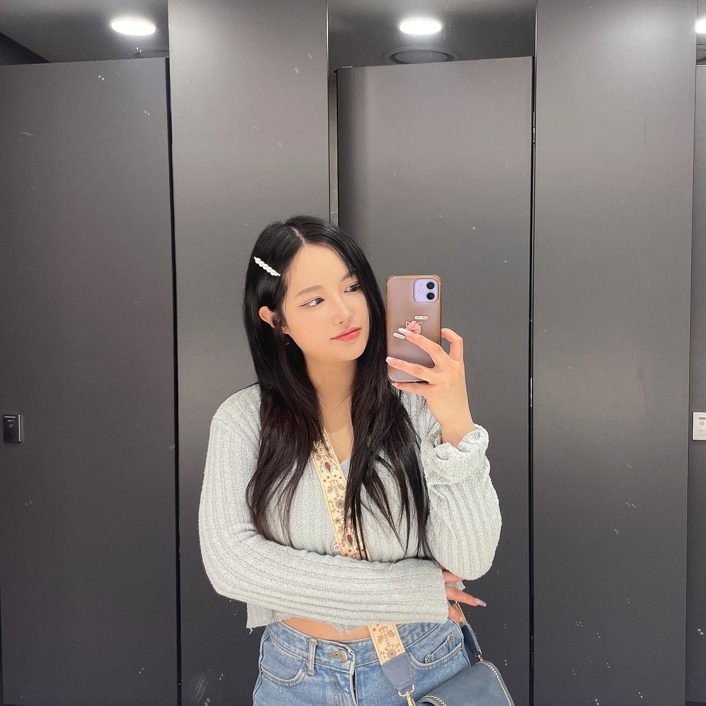 잠 자다가 배고파서 깼는데 살이 문제니까 참쟈
조금 자고 일어나서 조깅해야하는데 잠이 안온다😢