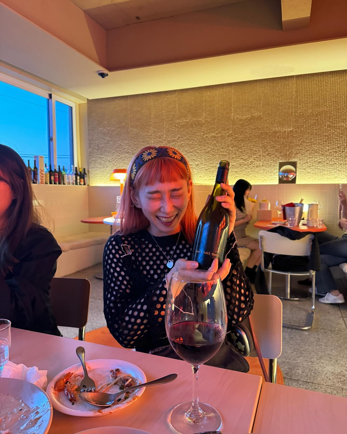 즐거웠던 주말🍷
사장님 너무 친절 하시댜…👍
입술 보라색 될때까지 와인 마시기 만나면 우당탕 절거운 사람들❤️

#을지로#을지로와인바#을지로맛집#을지로비피#비피#와인바#beefy