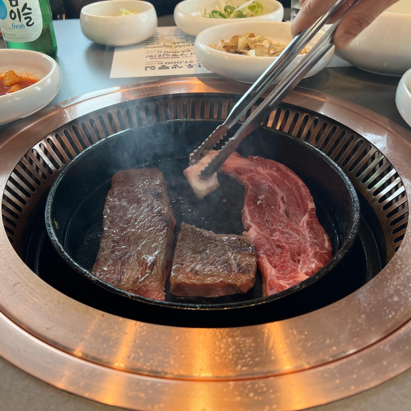 #한판등심 #용인맛집 #용인아기랑 #어비리맛집 #이동저수지맛집 #한우생등심 #용인한우맛집 #깍두기볶음밥 #먹스타그램 #맞팔해용 #좋아요

용인 이동저수지 한우맛집 한판등심! 😘⭐️ 한우등심도 너무 맛있고 매장도 넓고 탁트여서 좋았다 😆🌻 직원들 서비스까지 최고! 너무 친절하심 😮🙏 고기 맛있게 구워주셔서 입에서 살살녹았다! 마무리 깍두기볶음밥은 정말 필수다! 최고의 볶음밥이었어 👏💖 너무 맛있어서 꼬기를 4인분이나 먹었다 🤭🤞부모님들 모시고 또 가야찡 💕 마무리는 바로 앞 그린웨일 카페에서 커피한잔 ~~ 

🔎한판등심 어비리용인점
경기 용인시 처인구 이동읍 어진로 772 2, 3층