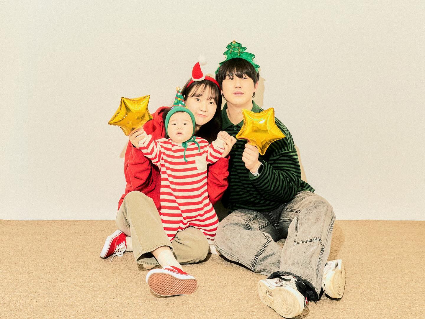 Merry Christmas ➰✨

#메리크리스마스 #셀프가족사진 #헬로셀프스튜디오