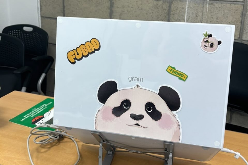 왕크왕귀 
짱 귀여운 푸비오 스티커로 노꾸(노트북꾸미기)