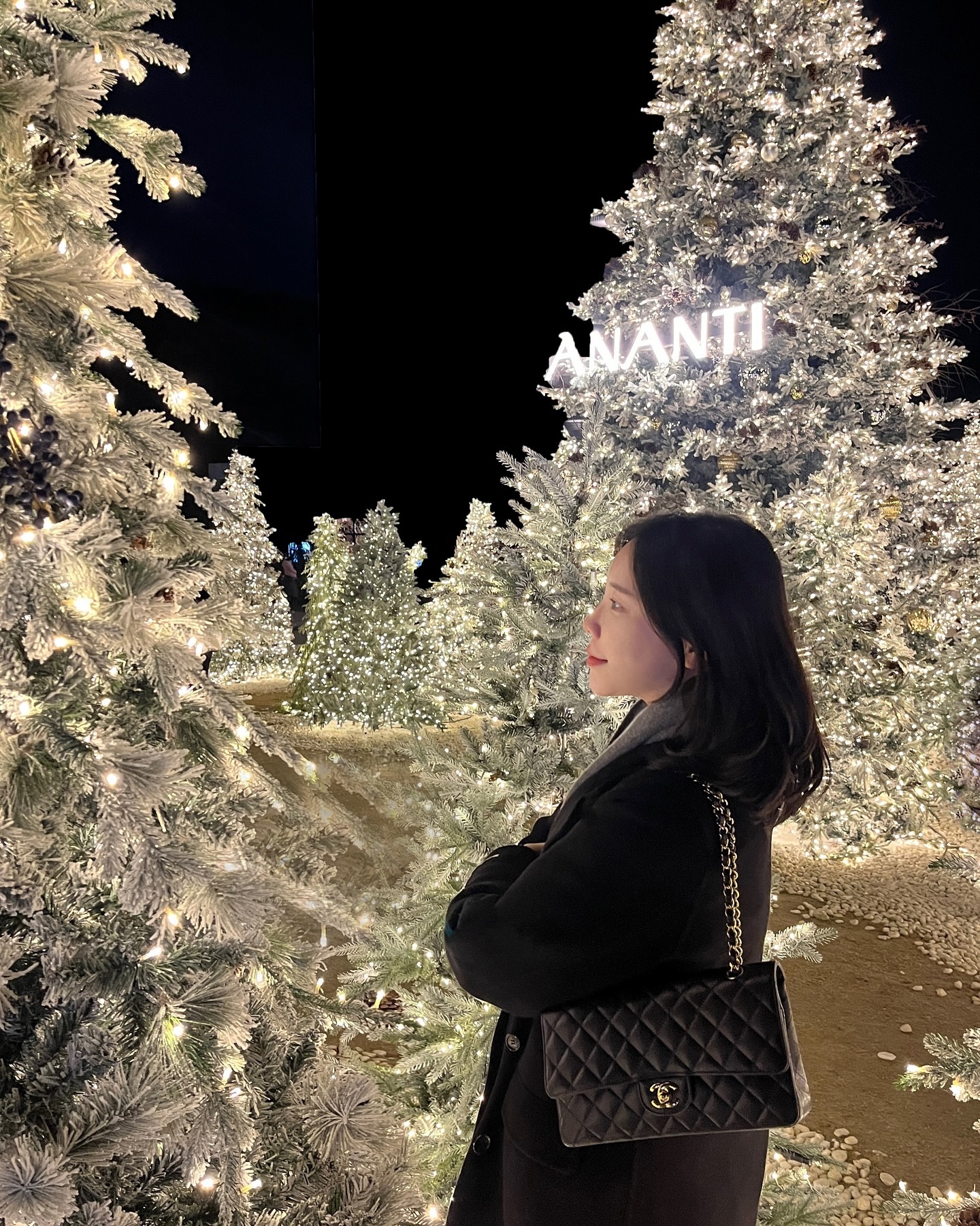 역시 넘넘 이쁜 ...🤍💫
주말이라 사람도 많구 넘 추웠지만
구경거리도 많구 나름 죠아따!