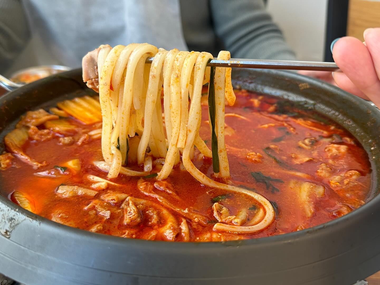 곱창전골 맛집 발견 !

잡내 안나는 곱창이라 초보 쩝쩝이들도 먹을 수 있는 곳!

우리부부 단골 맛집이 될 듯 하다.

#평택우성회관
#평택고덕우성회관
#부부데이트
#외식스타그램
#곱창전골
#우삼겹맛집
#맛스타그램