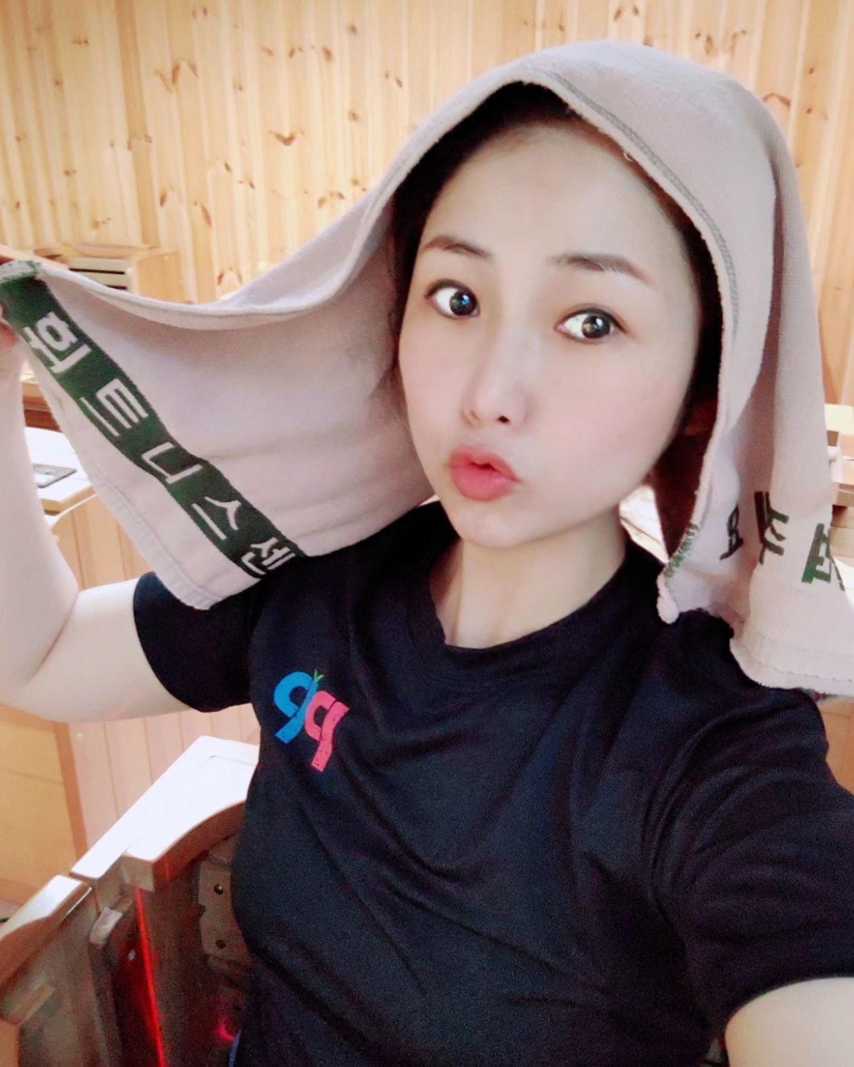 3월 시작 #오운완 #운동기록 💪🏋️

#20240301금  삼일절🇰🇷 휴식
#20240302토  등판 🏋🏻‍♂️
#20240303일  휴식
#20240304월  가슴(+이두) 
#20240305화  레그데이🦵
#20240306수  등판 🏋🏻‍♀️
#20240307목  어깨(+삼두)
 

3️⃣월 허... 정신적으로 힘든 시간이 왔다.
운동 슬럼프도 아니고
과부하가 걸린듯 한?... 번아웃이 온건가!!
진짜 왜 이런가 했는데
가만보니 내가 제일 싫어하는 3월이 왔구나!
근데 3월 시작 되자마자 이렇게 확 달라진다고?
아푸지만 말자...🤕

복잡한 마음을 비우기 위해
오랫만에 우이천도 걷고
초안산도 걷고
(다행이 공기가 좋아서 힐링할 수 있었던!💙)
인터넷 쇼핑뿐 아니라 이마트까지 두번이나 갔다...ㅋ
차근차근 비우고
운동으로 스트레스를 풀어보자!!🙏

화요일 하체 후 근육통 넘 심하게 왔네..😱
근데 오늘 운동 하니 좀 풀림 ㅋㅋ
 

#이운동의끝을다시써보려해3 #스트레스수준 이 높아....😬
#스타벅스신메뉴 #피스타치오크림라떼
#CJ더마켓 #이마트장보기🛒