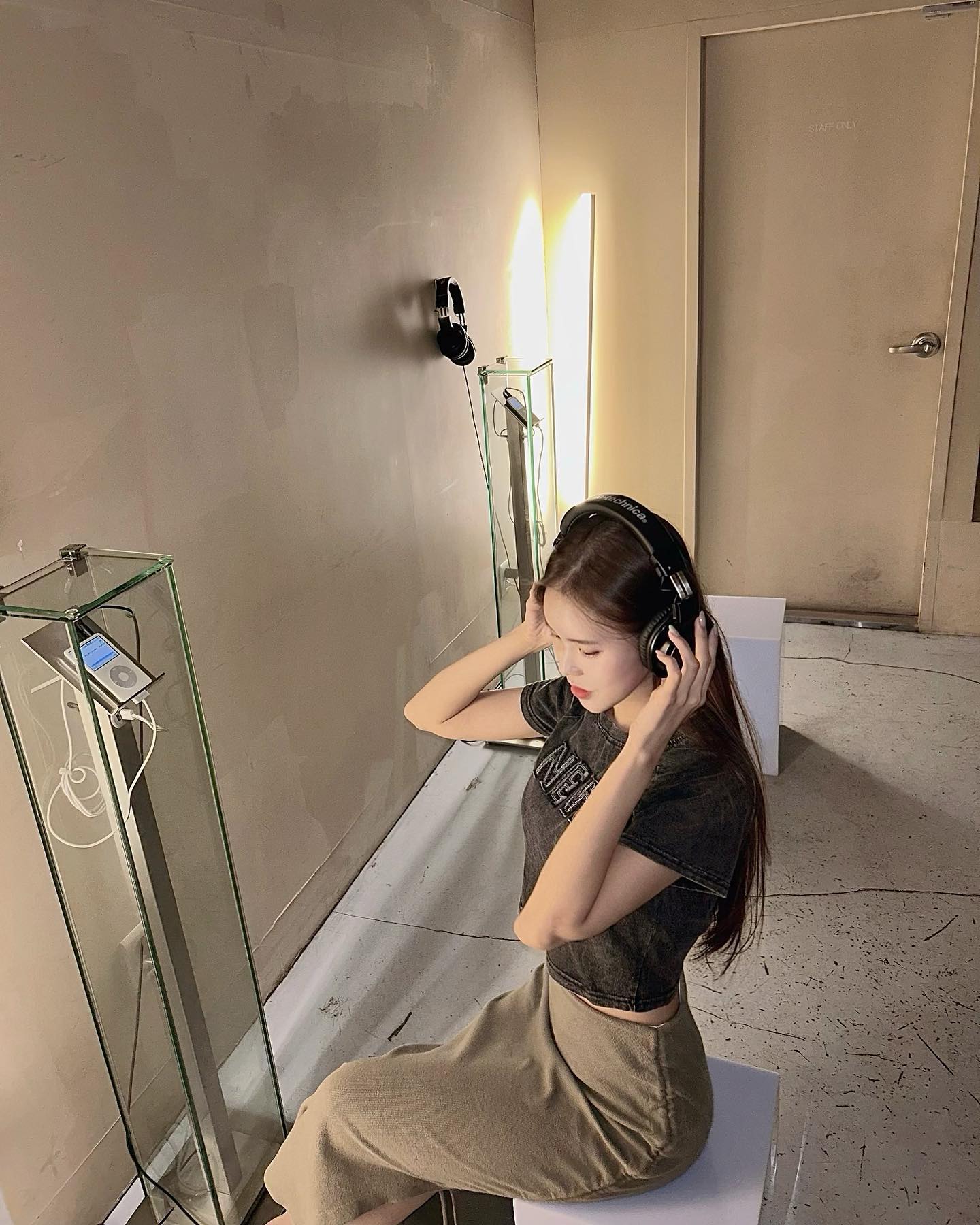 _성수동에 감성..진한 카페 발견해서 
좋았던 날🎧 
내일 출근..잊기위해 몇바퀴를 돌았는지 
구름케이크 짱귀엽고 맛있음
핫플되기전에(?)가보기 추천