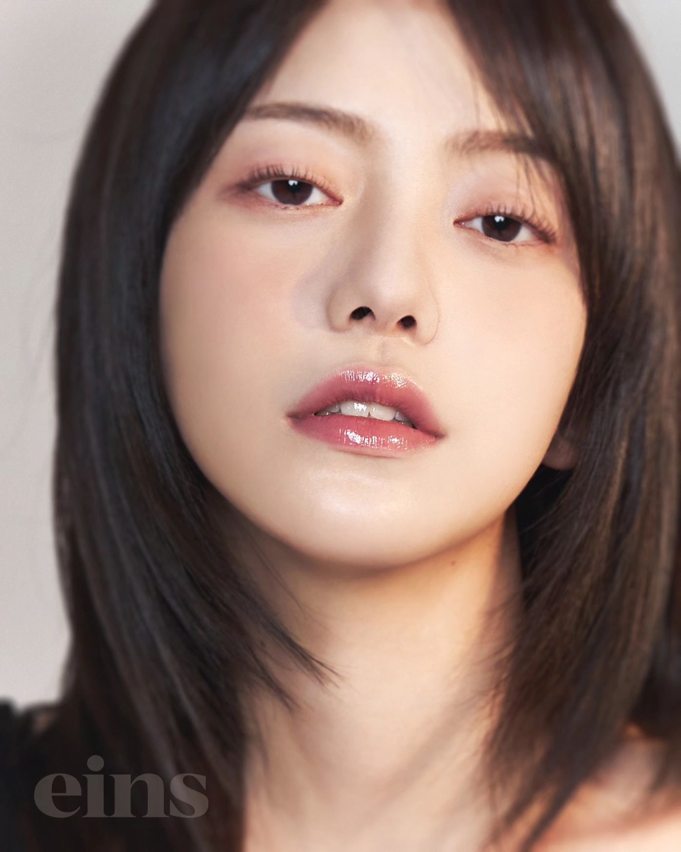 아인츠스튜디오에서 촬영한 프로필 2번째🤍
eins.studio

헤메는 mua_ozi