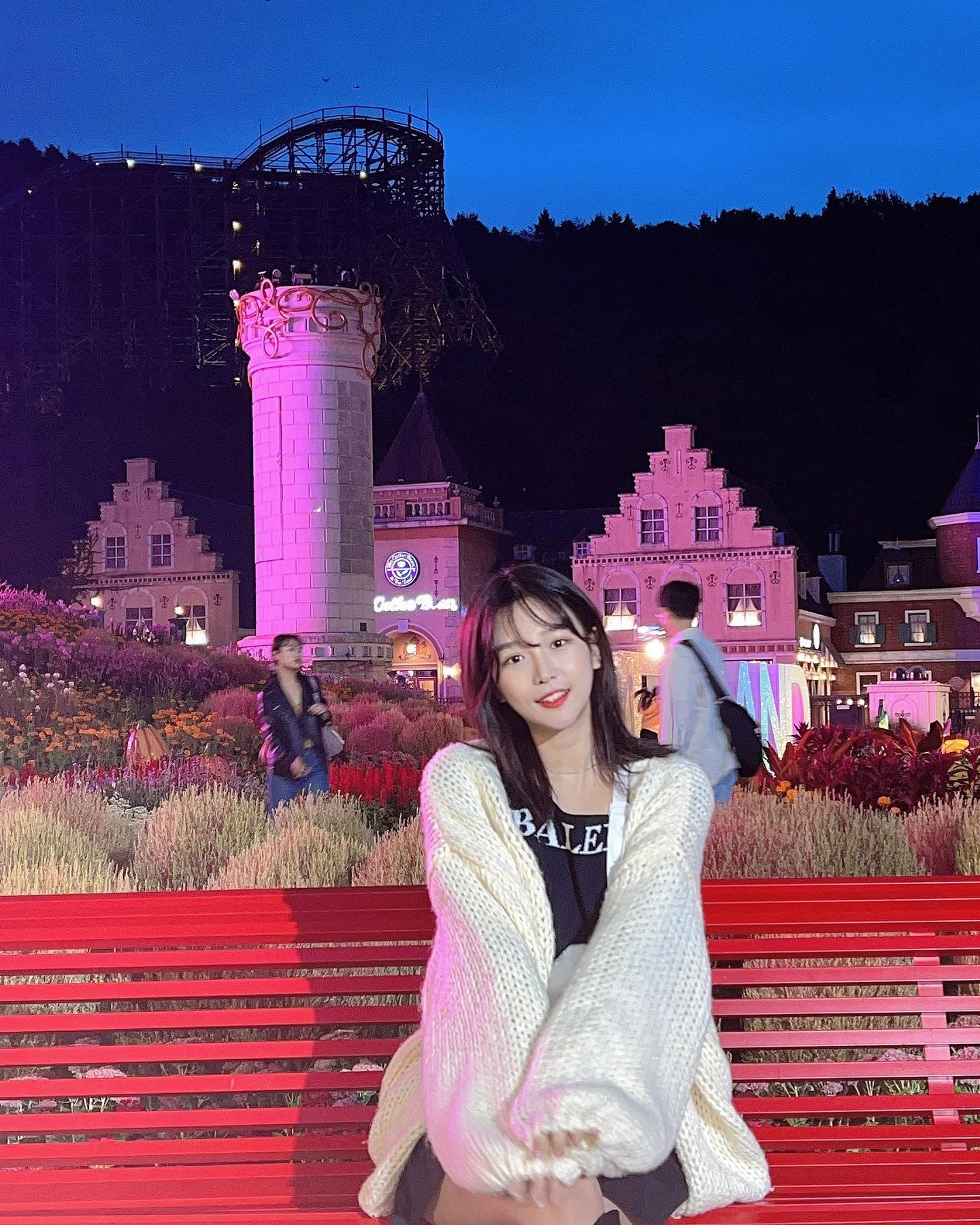 날씨두 사람두 음식도 너모 완벽했던 에버랜드🎡
.
.
.
#에버랜드 #놀이공원 #날씨 #오오티디 #롯데월드