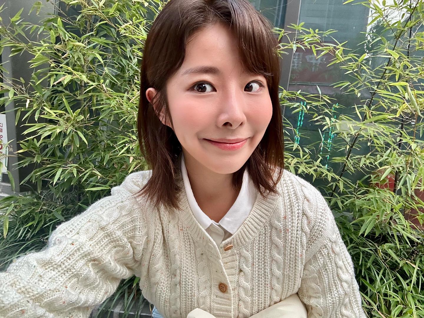 #광고
순하고 화사하게 발리는에스쁘아espoir_makeup비글로우 디스커버리 키트가 출시됬어용💛
선크림은 건강한 속광 피부결을✨
베이스로 복숭아빛 톤업을🍑
얇고 가볍게 비글로우 파운데이션까지🩵
하루 종일 상앗빛 글로우 광채는 덤이네용♥
휴대성도 편리하니 여행갈때도 꼬옥 챙겨야겠어요!!
#에스쁘아 #에스쁘아디스커버리키트 #비글로우파운데이션 #피치스킨피팅베이스#워터스플래쉬선크림 #espoir #싱글즈 #인품사
#일요나들이 뽀양이가 들어준 셀피 #📷 #월요일무사히 #오늘하루도감사해