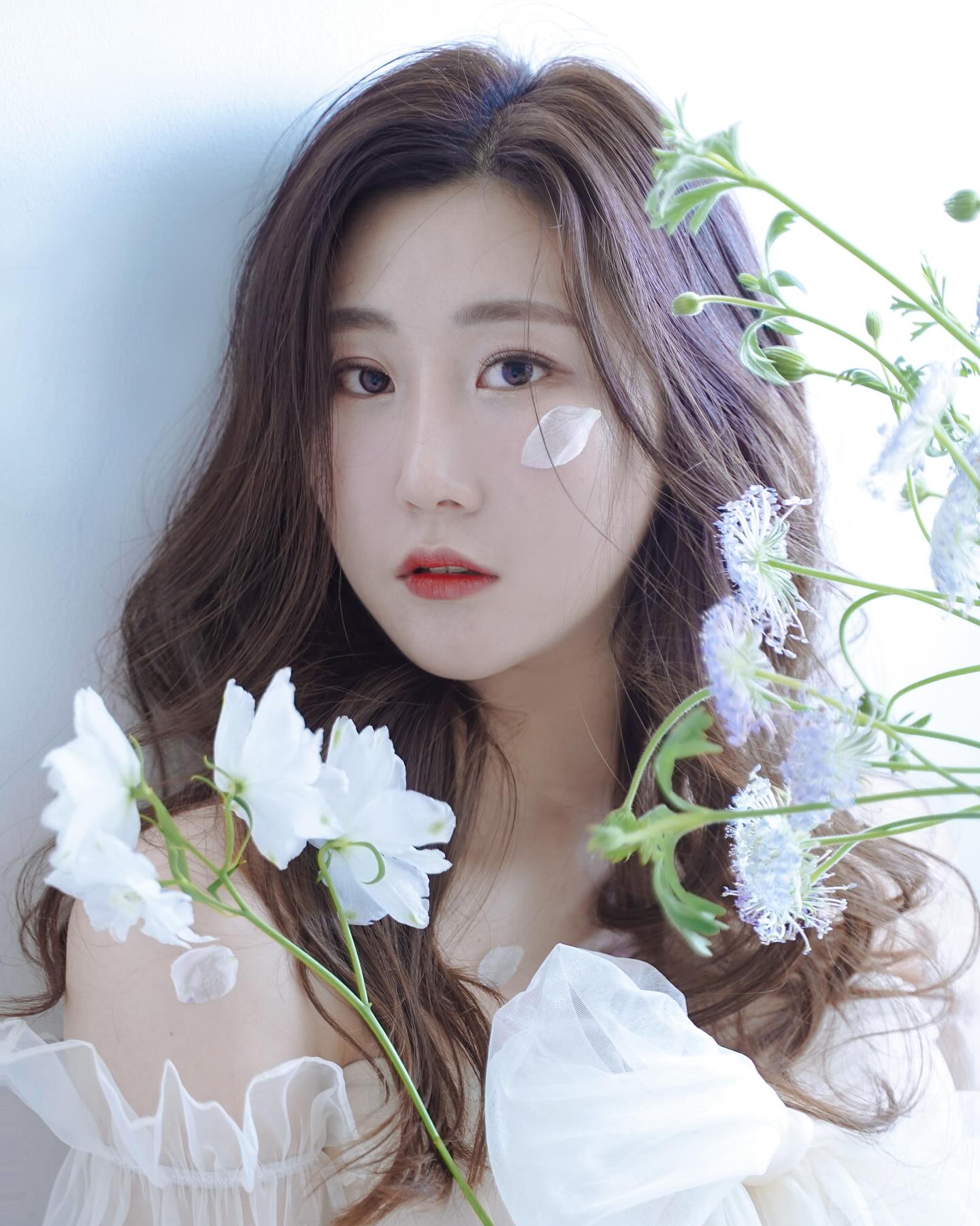 #주민영 #프로필

새해의 다짐을 사진에 불어넣어버리기 ❣️

#산호맨숀 #산호맨숀랜덤기프트