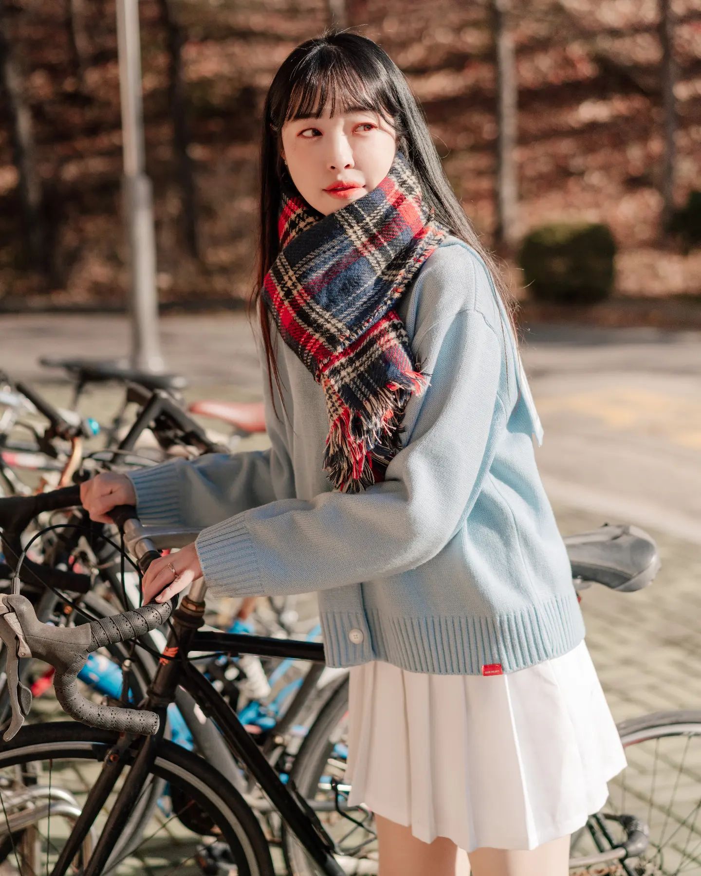 요즘 필테 왜케 재밌는지 모르겠어요ㅋㅋ 땀뻘뻘 흘리고난 후의 쾌감이란!!!ㅋㅋ
필테+ 홈트로 체지방은 빼고 근육은 늘리는 재미가 있네요ㅋㅋㅋ
이제 겨우 3주했지만 3달 한것처럼 말하기ㅋㅋ
운동하는 남자들이 왜자꾸 가슴만져봐 팔뚝만져봐 하는지 알것같...ㅋㅋㅋㅋ
ㆍ
ㆍ
ㆍ
#사진의_감성
🙋‍♀️ kangajiji_
📸 _hongseok.kim 
ㆍ
ㆍ
#컨셉스냅 #감성사진 #겨울스냅  #스냅사진 #일반인모델 #공원스냅 #드레스 #여자모델 #한국체육대학교 #스쿨룩 #상호무페이 #스냅 #컨셉촬영 #첫줄반사 #협찬모델 #인플루언서 #서울스냅 #좋반 #snap #snapshot #しゃしん #korean #portrait #photography #photographer #model