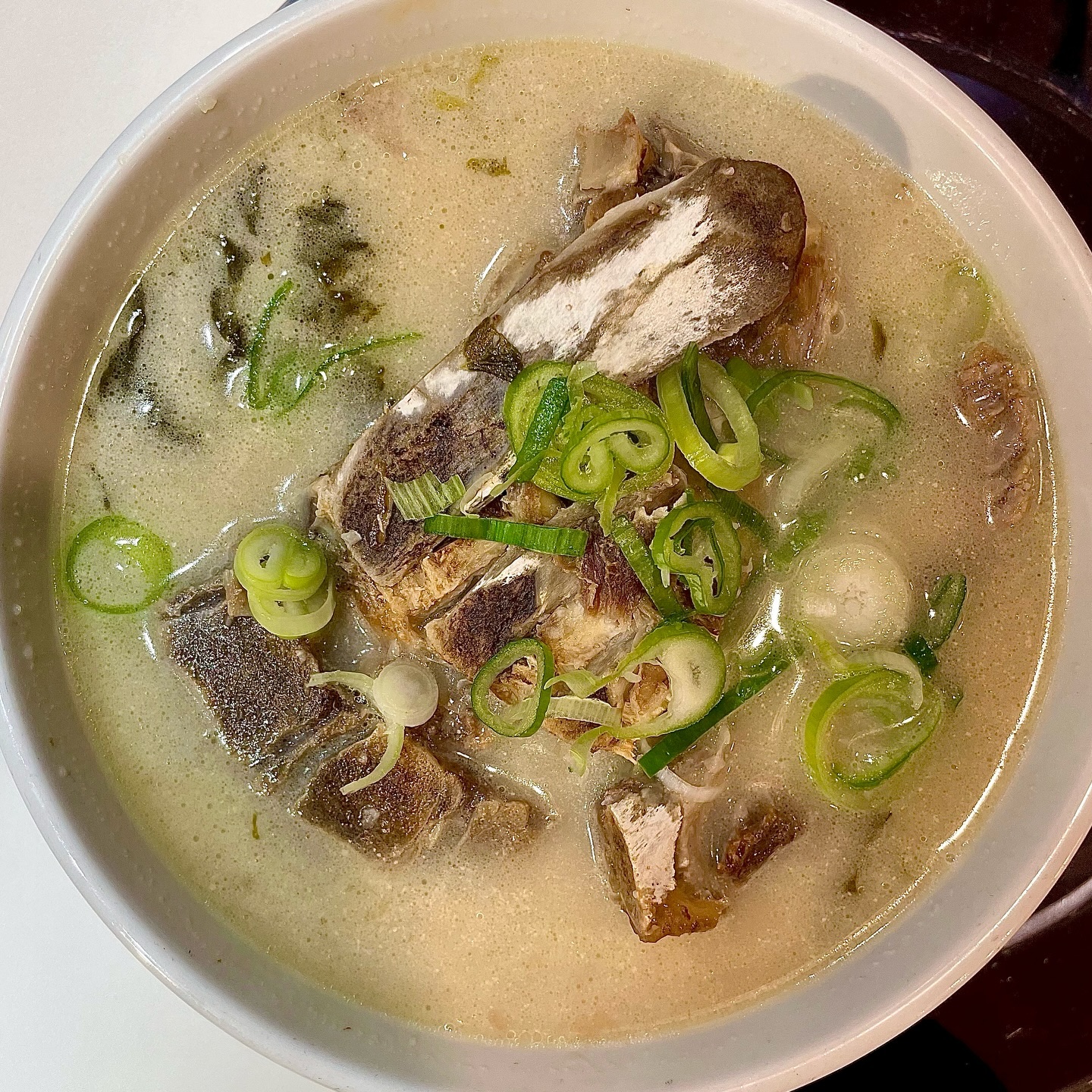 ✔️ 삼삼뼈국 망우점
😋 얼큰 뼈칼국수, 맑은 뼈국, 돼지소룡포
🧐 직접 담은 김치 일자까지 확인 할 수 있으며 
삼대가 함께 먹을 수 있는 장소,
육수가 정말 진하며 뼈가 한참 익혀서 그런지 살과 뼈가 술술 분리가 되어
조금만 젓가락으로 건드리면 살이 후두둑 떨어짐

samsam.soup
서울 중랑구 망우로 422 1층

#jmt #존맛 #동네맛집 #맛스타그램 #맛집소개 #맛집스타그램 #맛집추천 #맛집탐방 #맛스타 #먹스타 #맛집 #먹방 #맛집투어 #먹방스타그램 #먹스타그램 #오늘의맛집 #맛집공유 #추천맛집 #찐맛집 #전국맛집 #맛집여행 #맛집그램 #맛집코스 #먹스타맞팔 #핫플레이스 #핫플 #서울여행 #서울여행지추천 #서울데이트코스 #협찬