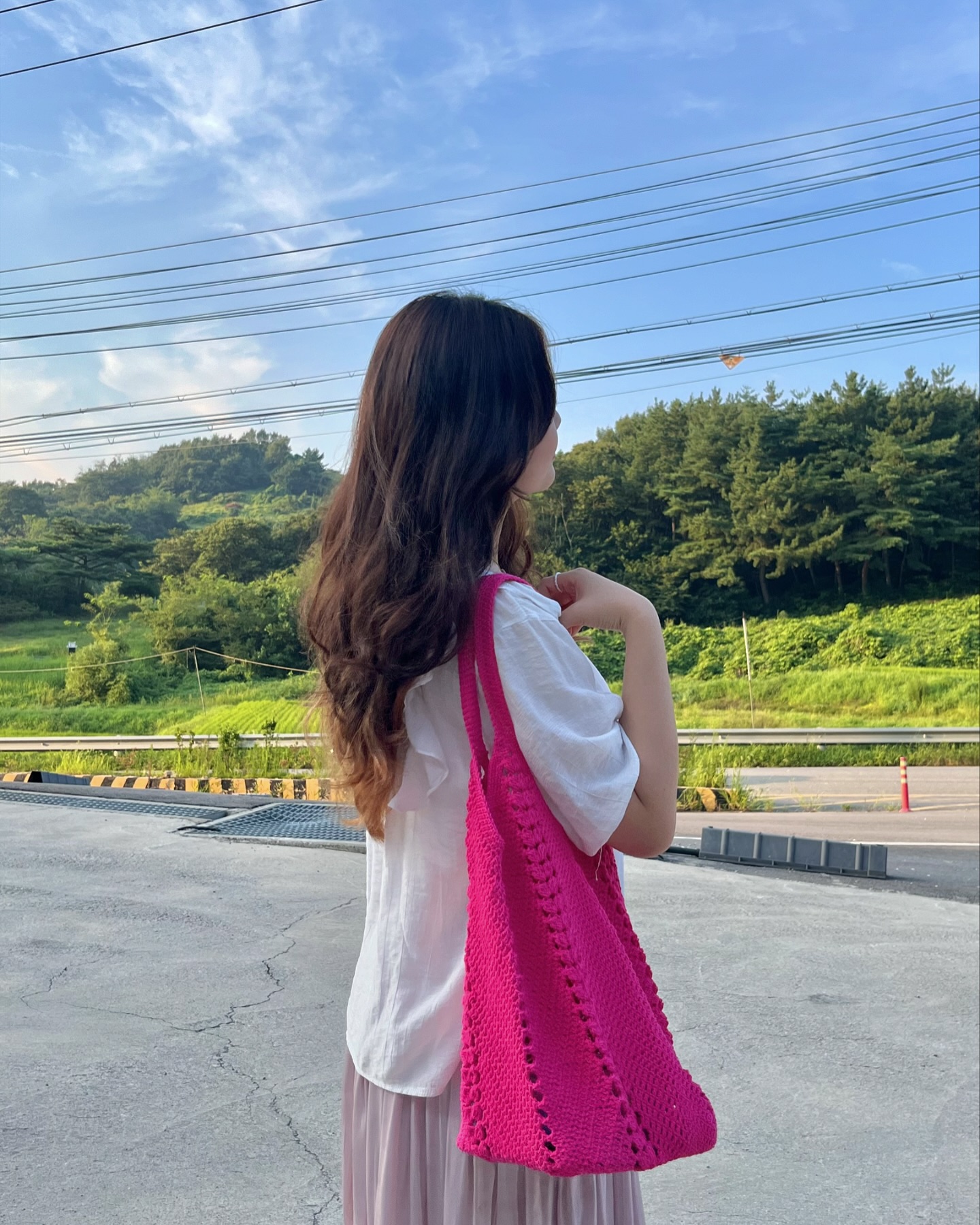 고모가 떠준 뜨개가방 🩷
색도 고모픽으로 고른건데 넘 예쁘다 ✨
