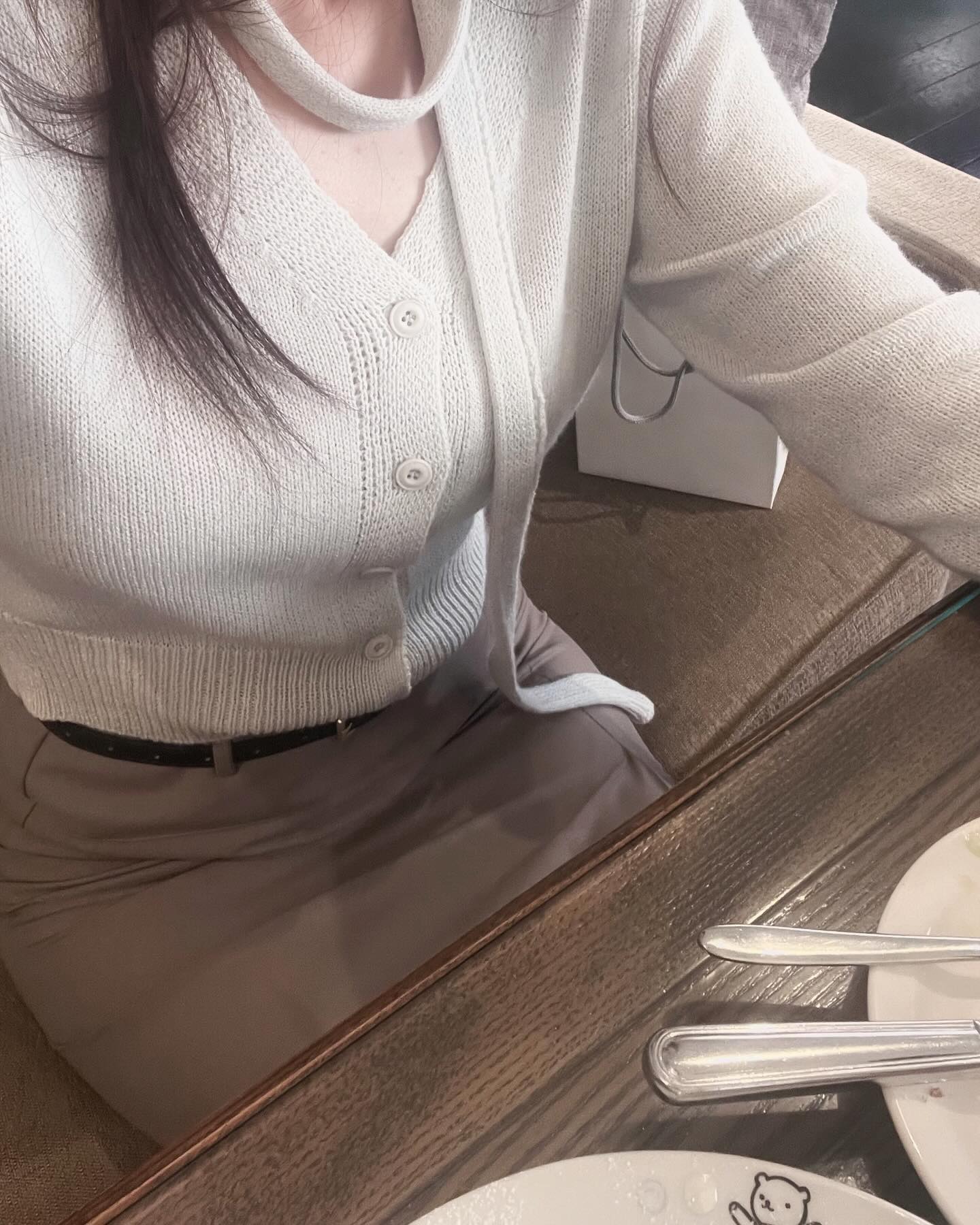 새로 산 치마랑 카드지갑이 맘에 쏙 드는 날