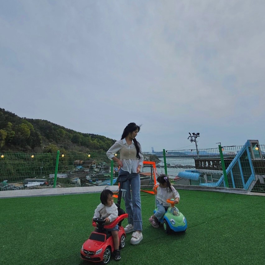 하율아 아빠 일 조금만 하고올게 라는말에.. 아니 아빠 일 많이 하고와야지 라는 딸아 너 진짜 T지..

#남편과첫째사이에서눈치보는중