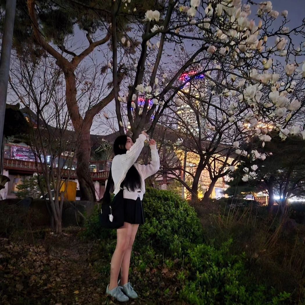 #협찬 오랜만에밖에 나갔다왔당♡ 
봄에 어울리는 코디했는데 어때용>_< 상큼한 민트색 신발이라서 잘어울리는듯~♡ 벚꽃 얼른 폈으면!_1

#슈펜 #슈펜유니레더독일군 #봄코디