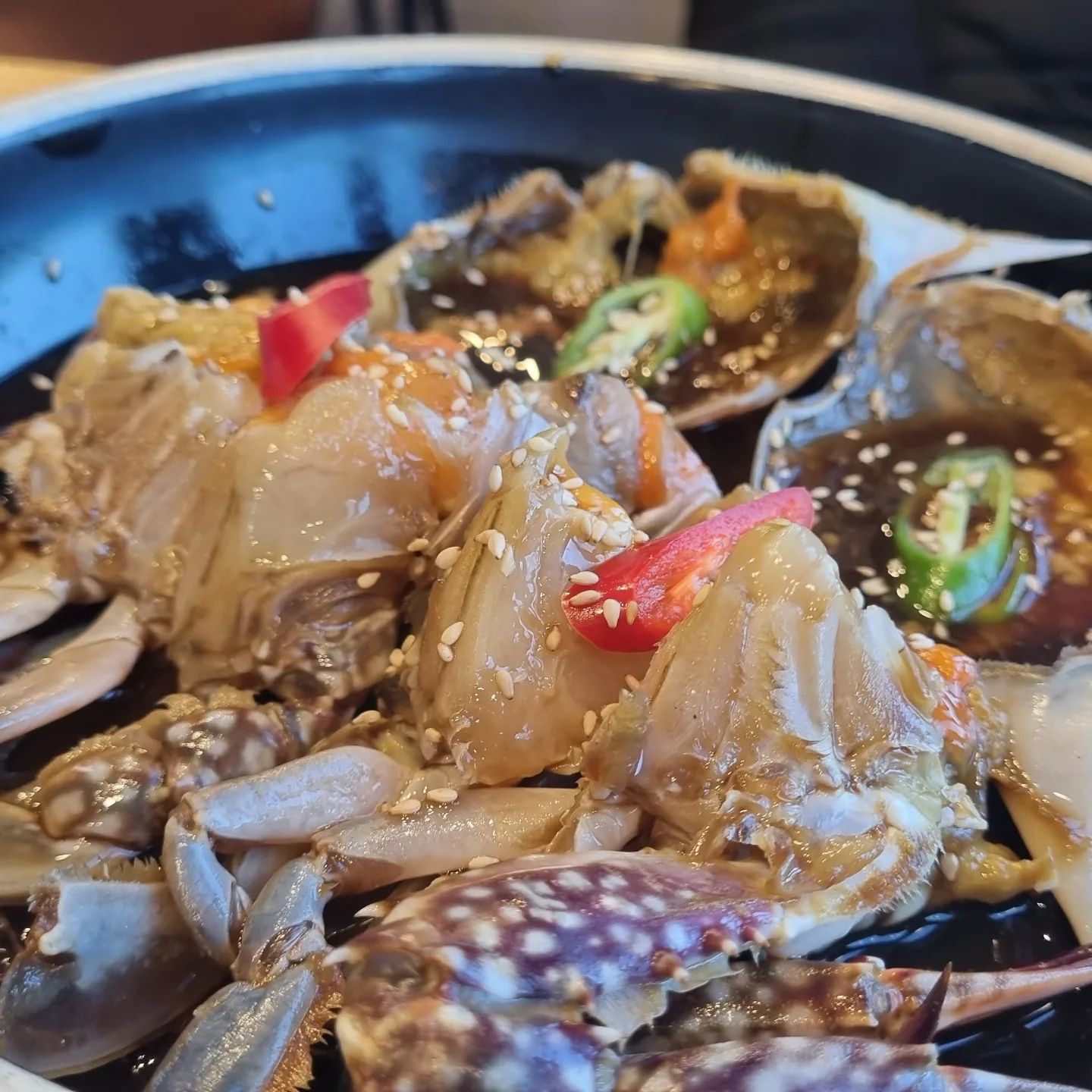 오늘 방문했던 꽃게 찐 맛집
#꽃게옥
정말 간장게장이 기가 막혀서 국물까지 퍼먹을 기세
정말 살이 오동통 연평도 꽃게라 정말 깔끔하고
맛있다
양념게장도 찐! 세트로 먹으면 꽃게탕까지 먹을 수 있어서
완전 강추!
#애견동반식당 #꽃게맛집 #남양주맛집
#북한강맛집
#북한강가볼만한곳
역시 꽃게옥 무조건 강추한다.
특히 사랑하는 댕댕이랑 같이 가실 분들은 더 없이
좋은 기회!
또 방문해야지
우리 아들이 인정한 찐 맛집!