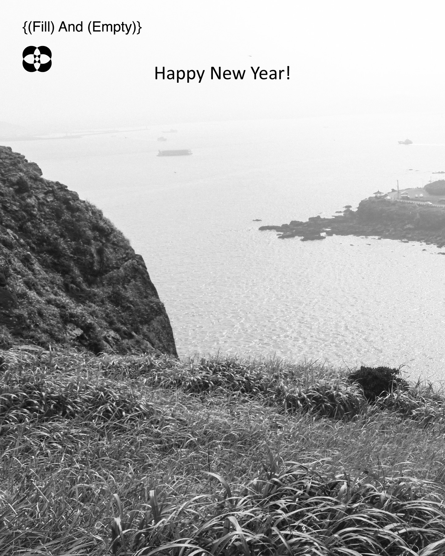 장문을 쓰고도 다시 한번 글을 적고
역시나 담백하게 이야기하려고 한다
그렇다고 적어둔 내 다짐은 없어지지 않을 테니깐
귀는 열고 내 말에는 더 단단하게 꾸준함을 이어가자
내 다짐의 말이 나중에는 누군가에게 포기하지 않았음에
힘이 될 날까지 과정을 촘촘하게 기록하고
잊어버리지 않도록 하자
많은 이가 고생했고 잘 버텼고 잘 해내온 1년이다
각자 수고스러운 하루를 보내고
매일 이 sns 속에서뿐만 아니라
차곡차곡 삶에 더함을 보낸다

몇 시간 남지 않은 2024년은 잘 버텨왔던 우리가
앞으로 더 단단한 사람이 될 것에 응원한다🧚‍♀️