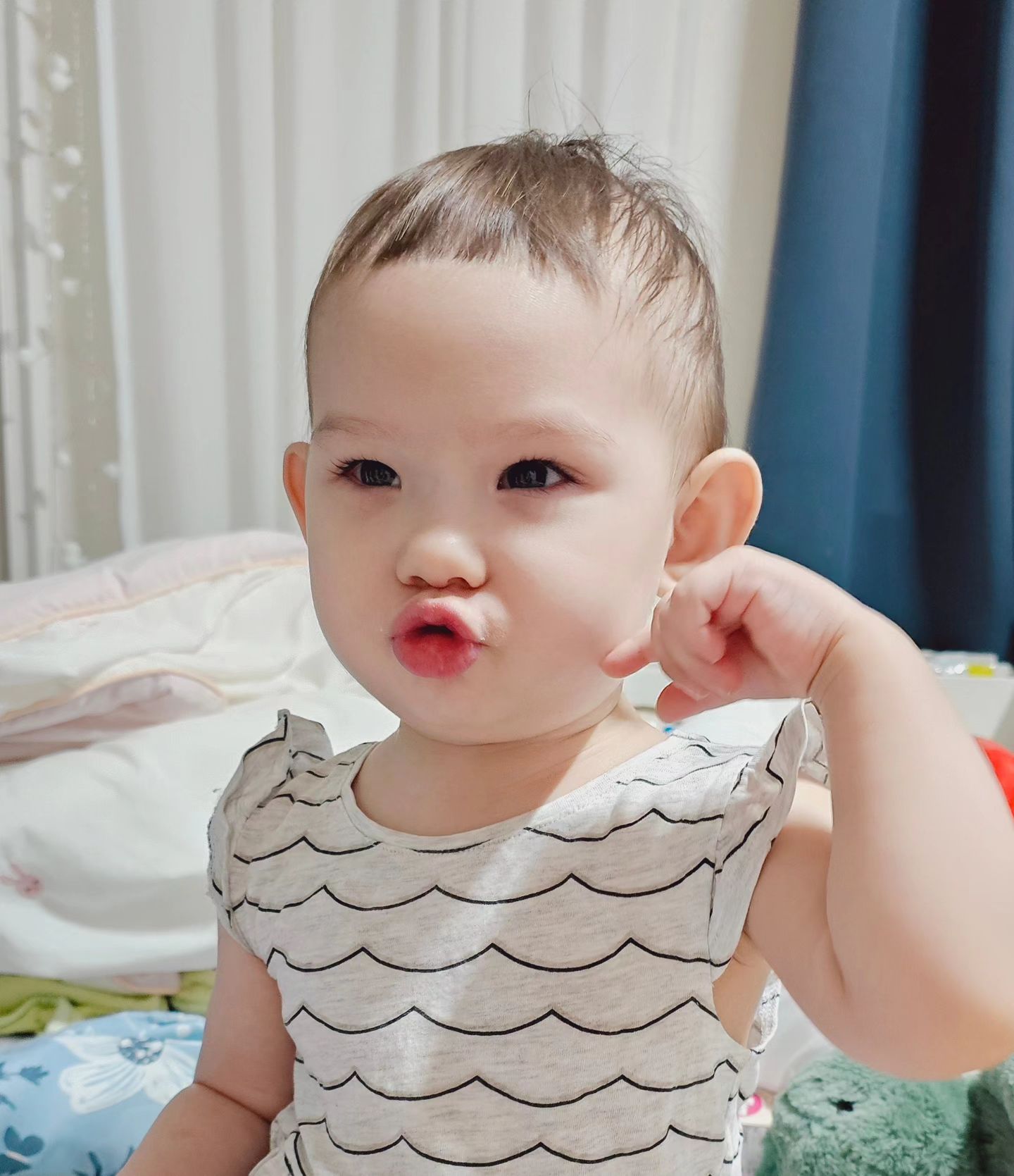 잠자기 전에 유미유미귀유미 
😄 졸려도 끝까지 귀여운 척~