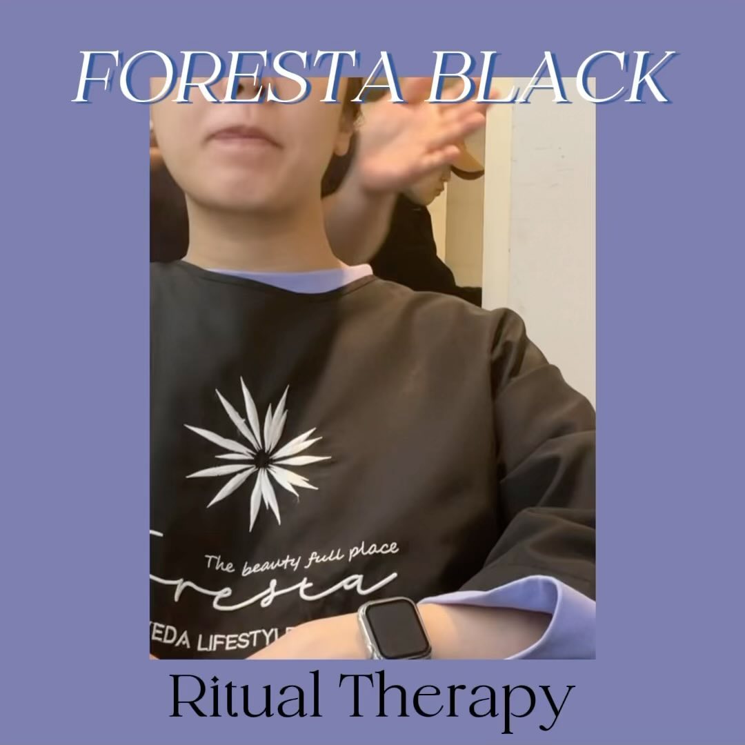 #협찬 💆🏻‍♀️
The PERFECT spot for relaxation in Seoul — get a massage while getting your nails or hair done! #ForestaBlack 

딱 일주일 전 오른쪽 발목을 다치고 온 몸에 힘이 들어가고 경직된 상태로 걸어다녀서 온몸이 근육통인 부상자 모드🤕를 탈출시켜준 찐 ⭐인생 마사지⭐️가 된 포레스타블랙의 리츄얼테라피!!

포레스타블랙의 리츄얼테라피란?
앉아서 & 누워서 받는 ①핸드 ②목, 어깨 마사지와 또는 후면 마사지 전용 의자에서 등과 허리 위주로 받는 ③체어테라피 프로그램! 
> 체어테라피가 메인이고 꼭 표기된 부위가 아니라 원하는 부위를 10분 단위로 원하는만큼 받을 수 있는 마사지 

✔️ 한국과 호주에서 9년의 경력을 자랑하는 동환 실장님의 통증 & 붓기 해결해주는 테라피
✔️ 그날의 차크라/에너지에 맞춘 아베다 오일과 미스트를 사용한 마사지
✔️ 1:1 원하는 시간이나 부위에 따른 맞춤 테라피부터 전신 마사지까지 가는
✔️ 강남 미용실 포레스타블랙본점에서만 가능한 파마, 염색 등의 미용 시술과 동시에 받을 수 있는 익스클루시브 바디 테라피

✨ 리츄얼테라피 핸드+목어깨+체어테라피 풀코스에다가 골반테라피도 받았는데 이루 말할 수 없을 정도로 너무 시원했고 뻐근한 곳 다 풀리고 심지어 다친 발목 붓기도 쫙 빠졌어요😭 동환 실장님 최고!!!!!! (진짜 내가 받아본 핸드마사지 중 인생 1위..)

문의 ⇢ 김동환 실장님 mathedong91 
(예약은 포레스타블랙 네이버 예약으로!!)
📍강남 포레스타블랙
서울 강남구 도산대로45길 16-11

#포블테라피 #포레스타블랙 #리츄얼테라피 #강남마사지 #강남미용실 #헤어메이크업 #체어테라피 #맛보기관리 #핸드리츄얼 #목어깨리츄얼 #골반테라피 #스피드케어