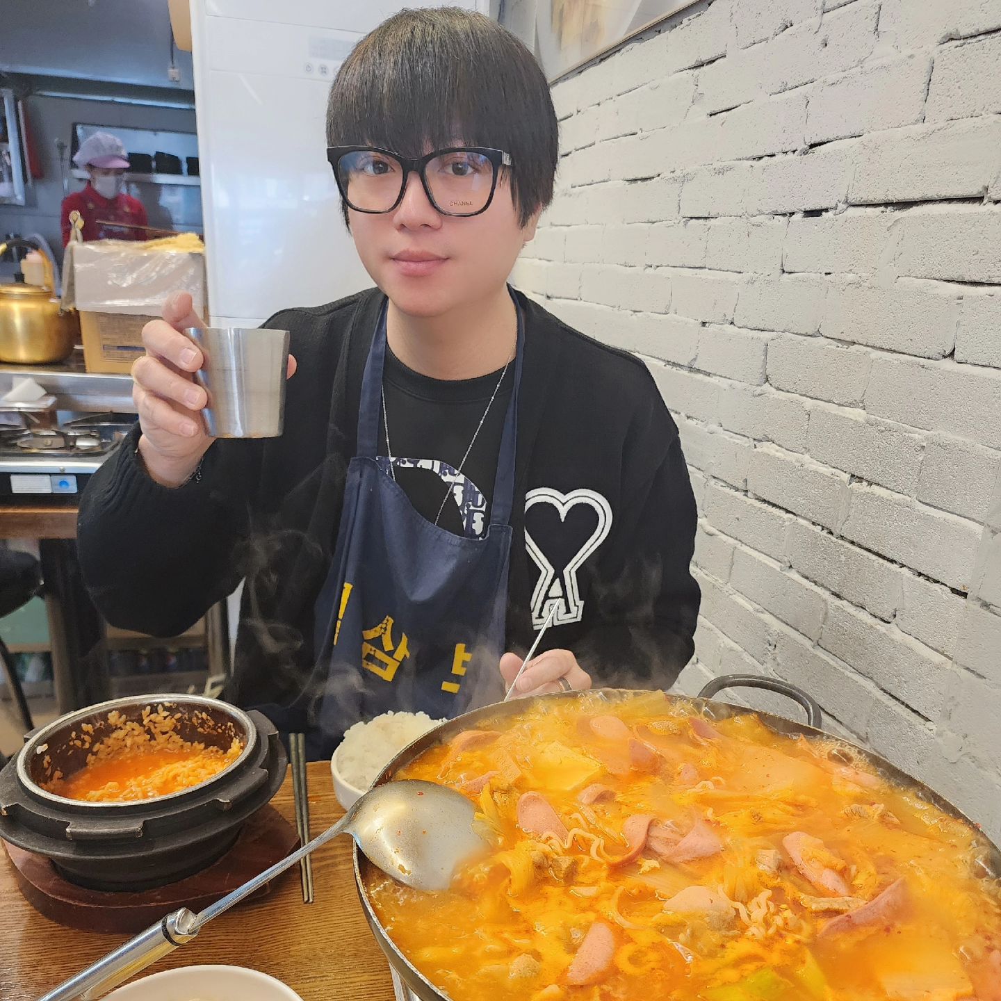 #김삼보 #김삼보김치찌개 #김삼보신촌점 

여기보다 맛있는 김치찌개집 아직까지 못 봄. 가격도 착 함.
살 다시 3키로 찜. 요요 오겠다...쉣!!!