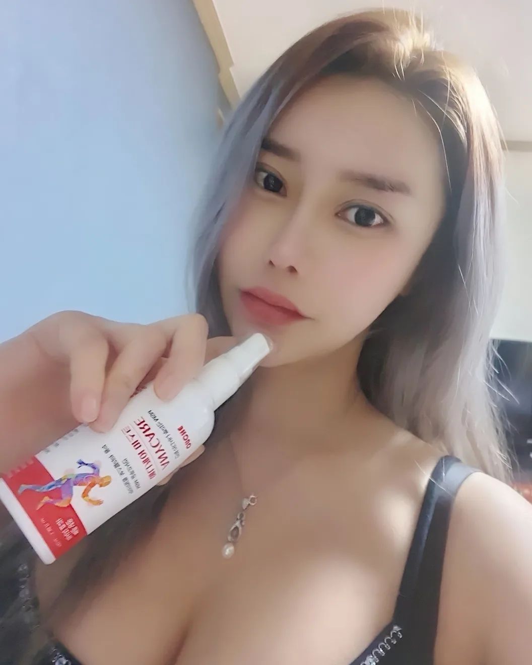#협찬#근육통 #뿌리는파스 #리커버리크림 #뿌리는msm #박찬호크림 #통증크림 #김연경크림 #온체미스트 #통증완화 #온체애니케어미스트

손발목 관절이 약해서 운동하거나 걷다가도 자주삐는데
뿌리는 형태라 손에 뭍지안고 간편히 쓰기 좋댜

이제 일하게되면 직업특성상도 손목 쓸 일도 많아지는데
얘한테 살포시 의지를 해봐야겠군

https://smartstore.naver.com/dailycellinc/products/9812583957