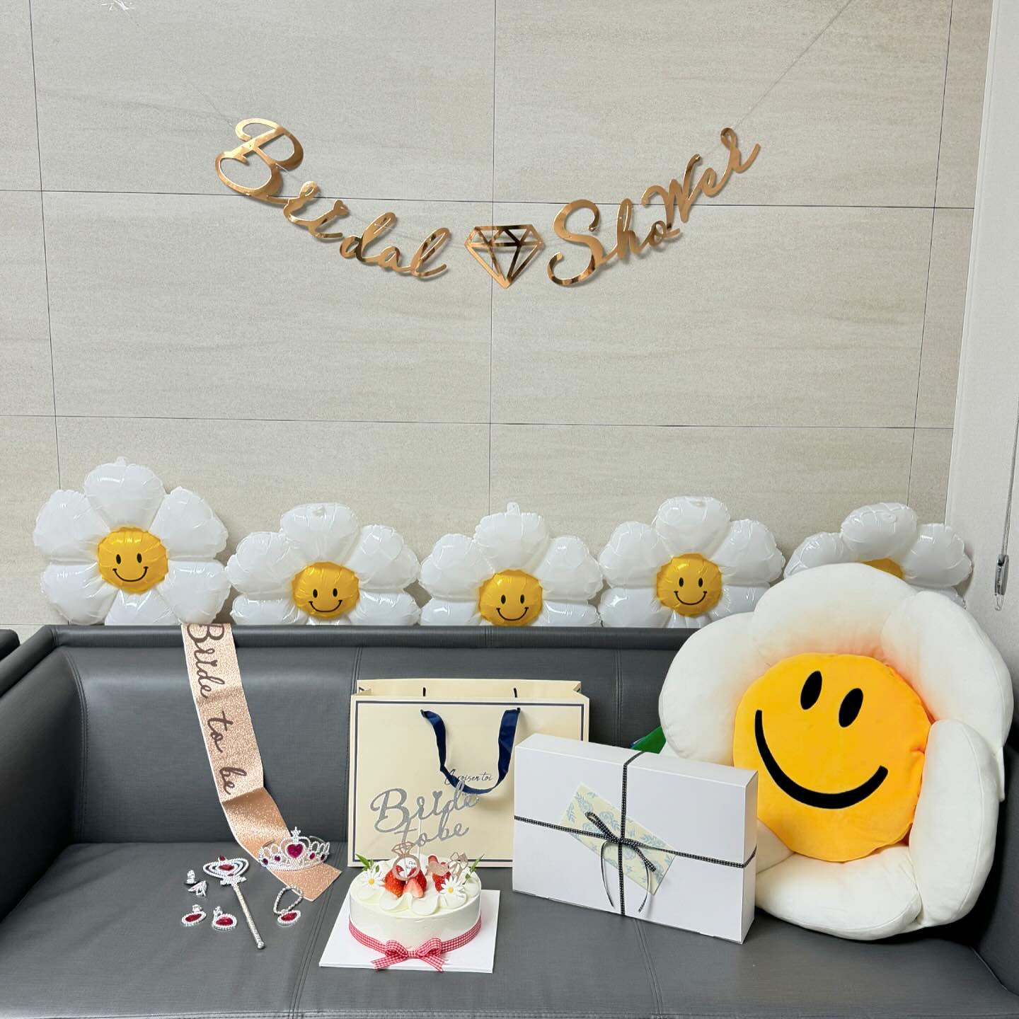 내가 사랑하는 울 언니 yuri00beni 
나 진짜 힘들때 정신적으로든 뭐로든 정말
도움 많이 준 울 율 언니❤️
집들이 갔는데 무슨 내 파티를 준비해놓구
오빠는 요리를 10첩반상 차려놓은 ㅠㅠㅠㅠㅠㅠ☀️
정말 감사해오 !!! 신행 다녀와서 제대로 놉시당
사랑해 언니 더더더 대박나자 be_happy__dog