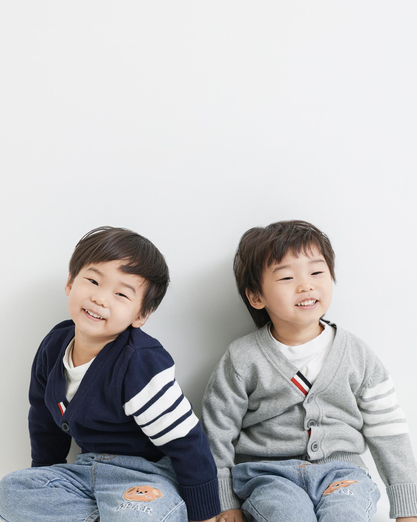 ⠀⠀⠀⠀⠀⠀⠀⠀⠀⠀
#협찬 
내 새꾸들 예뻐❤️
첫번째만 보정이고 나머진 원본인데도 예쁘네
다만 머리 좀 자르고 찍을 걸 그랬어;;
.
#스튜디오도록
#체험단