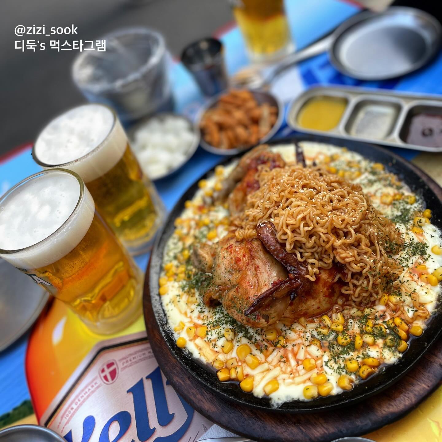 요즘 날씨 야장에 환장하게 만든다 ☀️

전기구이치킨, 콘치즈, 라면사리, 누룽지 아주 알찬 조합이다 🐽
생맥주 마시면 아주 최고 🍺

#국수찾아닭마리 #익선동맛집 #디둑_서울 #디둑_익선동