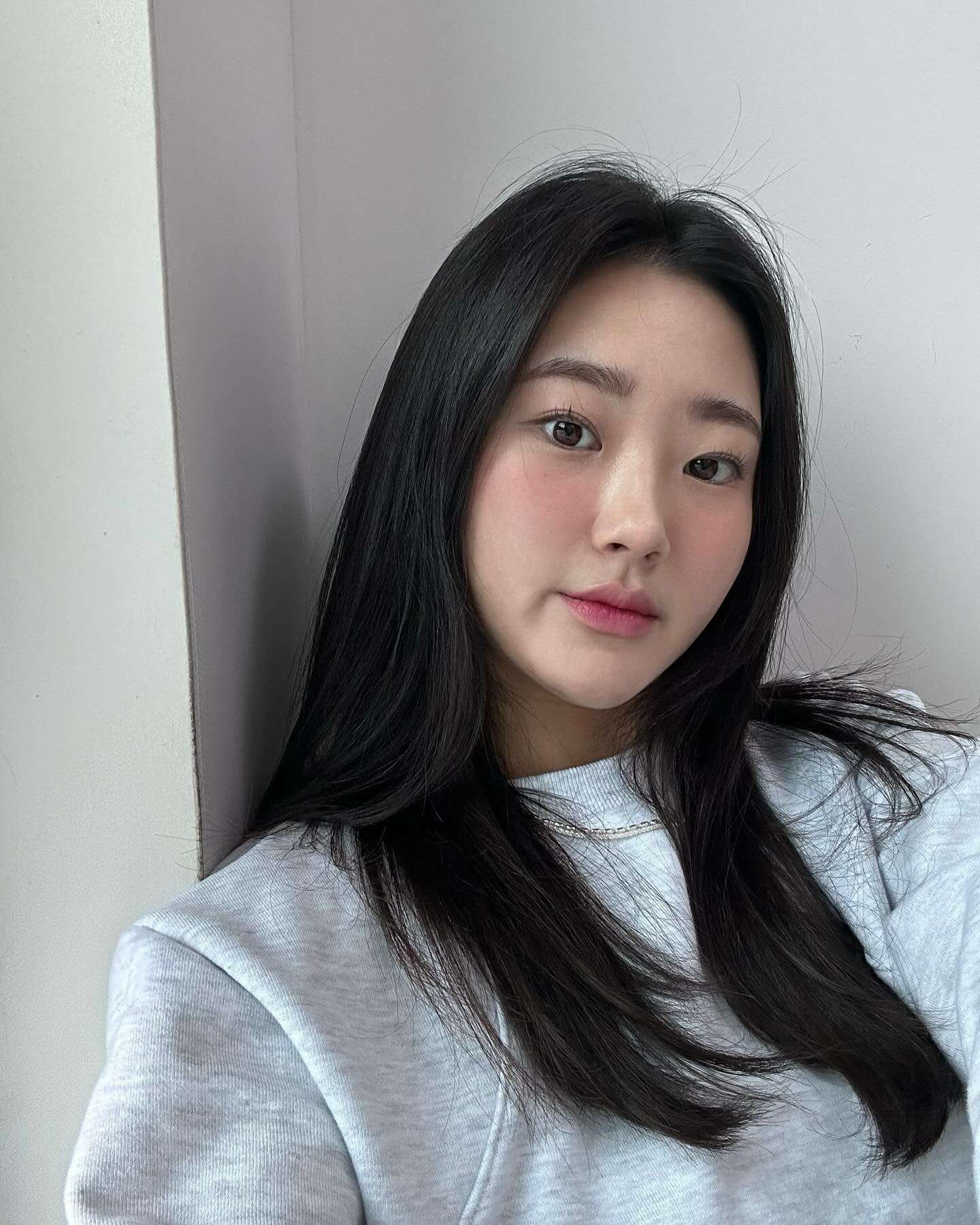 연말 잘보내셨나요? 넘 바빠서 업로드를 계속 못햇네요🥺
벌써 2024년이라니 😭 이번 해에도 모두 행복한 일들만 가득 했으면 좋겠네용🫶🏻💝

2024년엔 진짜 운동 열심히 해서 체력 기르고 더 야무지게 살아야지👩🏻
#2024