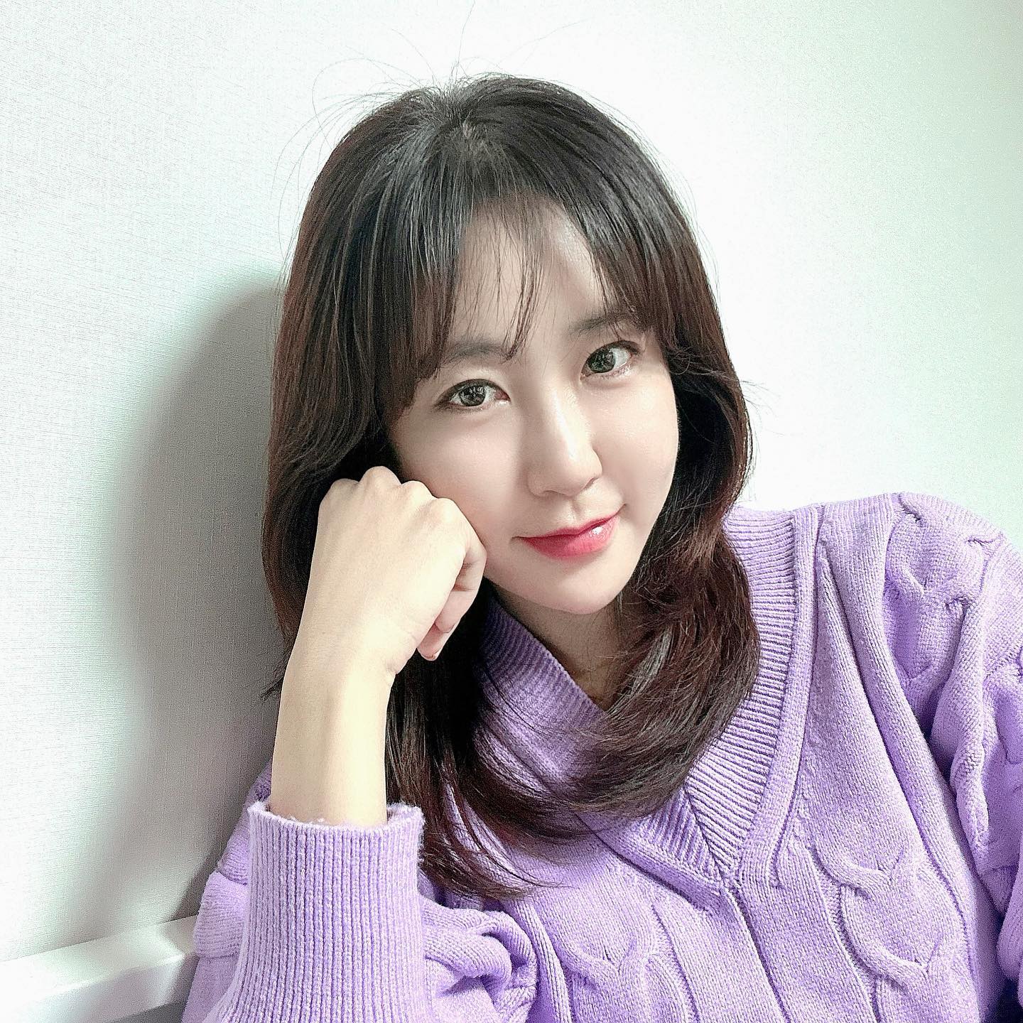 #강남피부관리 다녀왔어요~!!
논현동에 위치하는 강남 본점인데,
뷰티다룸은 여성기업인증을 받은 
웰에이징뷰티 전문기업이더라구요~

데콜테관리 + 등관리, 얼굴 전체 근육을 풀어줘서
붓기나 윤곽에 더 빠르게 효과를 볼수 있었어요~!!

”2022 대한민국 고객 감동 브랜드 대상 수상 기업“이라
더 믿을수 있답니다~!! 관리받자마자 얼굴정리되면서
작아진 느낌을 바로 받는답니다~!!
보통 얼굴에 압이 가해지면 좀 아프기도 하거든요~
근데 여기는 하나도 안아픈데 얼굴이 작아져용👍

원장쌤도 너무 이쁘시고 관리 잘해주셔용💕

.
.
.

#강남피부샵 #논현피부관리 #논현피부샵 #강남에스테틱 #바디관리 #뷰티다룸강남본점 #뷰티다룸 #윤곽관리 #여배우윤관 #강남뷰티샵 #안아픈윤곽관리