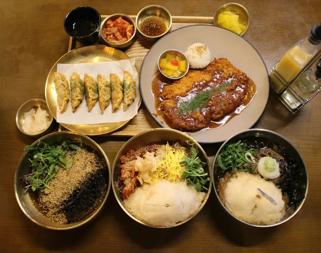 ෆ
기가남매 너무 좋아하는 들기름막국수&
돈까스는 오리엔탈무거면옥 뛰어 넘는 곳이 없지.

Tksෆ
mugeomyenock

#울산삼산맛집 #울산맛집 #울산남구맛집 #울산맛집추천 #울산삼산동맛집 #울산파스타 #울산냉모밀 #울산막국수맛집 #울산들기름막국수 #울산막국수 #오리엔탈무거면옥