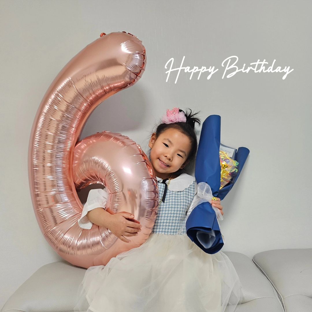 #엄마모드on💡 

우리 공주마마 생일축하해❤️
벌써 6번째 생일이네 시간 금방이군
엄마 딸이라서 고마워 사랑해🫶

#hbd❤️ #생일축하해 #6세생일 #오늘은너의날
#육아맘스타그램 #워킹맘스타그램 #남매맘