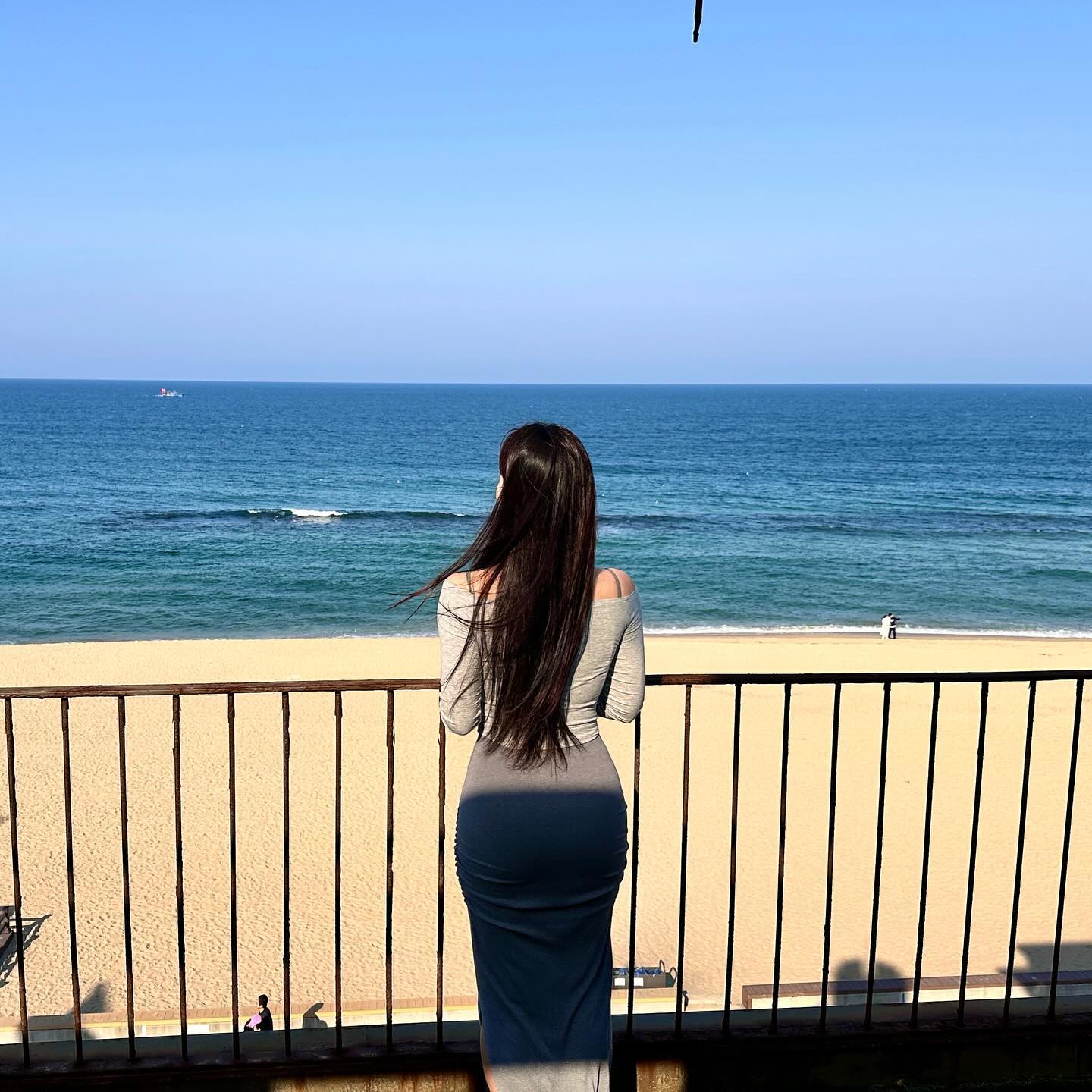 매년 오는 강릉~

배니닭강정은 달콤한 맛이고 
고기는 무적권 사다 꿔먹어야하구
피자는 피앤비코 포테이토 먹어주고 
떠나는 날엔 바다멍을 필수로 해줘야 한다 

여행 끗! 
#피앤비코 포테이토 피자는 약간 감자가 으깨져서 누룽지같이 콰삭! 한데 이거 또 먹구싶당 ㅠㅠ

여유롭게 돌아다녀서 행복🫶🏻
화요팅이다 나~^^