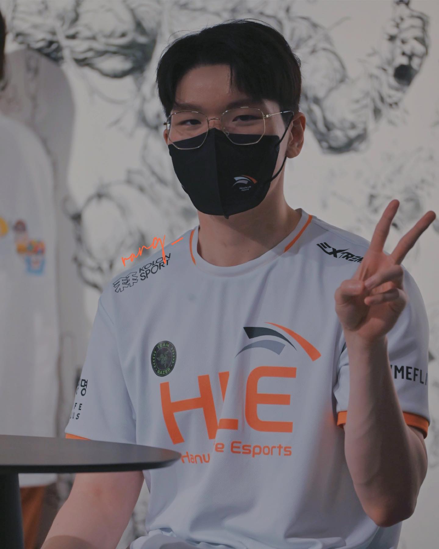 23.06.14  HLE vs DRX 팬미팅 
연패 멈춰서 좋다 이제 올라가봅시다! 
킹겐님 나도 팬미시켜주세요 
우리 깨알 귀여움 우미제.. 한결같이 귀여워요 킹제 행복만해 제발🙏🏻🥹

#킹겐#제카#황성훈#김건우#HLE