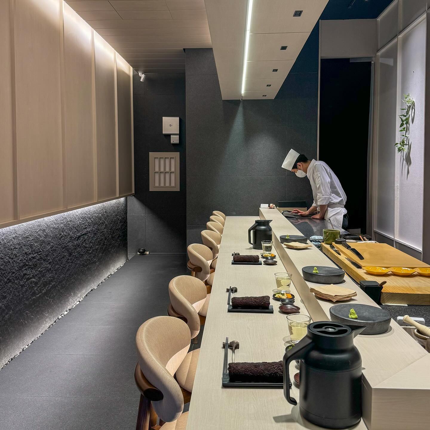 #서울 #중랑구 #상봉 #스시히로이

📍스시히로이 sushi_hiroi 

⏰ 영업 시간
매일 10:00 ~ 21:30 
💥 브레이크 타임 15:00-17:00

💰 메뉴
디너 오마카세🍣 1인 80.0

✨️차별점✨️
☝️ 10만원도 안 되는 가격에 갓성비 그자체인 오마카세…🍣
✌️ 최대 수용인원은 10명..🥂🍾
👌 쉐프님이 굉장히 친절하시고 다정다감하심🤗🫶
🖖 부부가 운영하는 오마카세집🏡
🖐 평일저녁이나 런치 이용 시 더 프라이빗하게 즐길 수 있음🙆‍♀️

📣 한줄평
가성비,가심비 모두 완벽한 오마카세..🤘🤘💓

✅️ 재방문 의사
🎗🎗🎗🎗🎗

🪧상봉역 3번 출구에서 181m🚶

#마리_중랑구