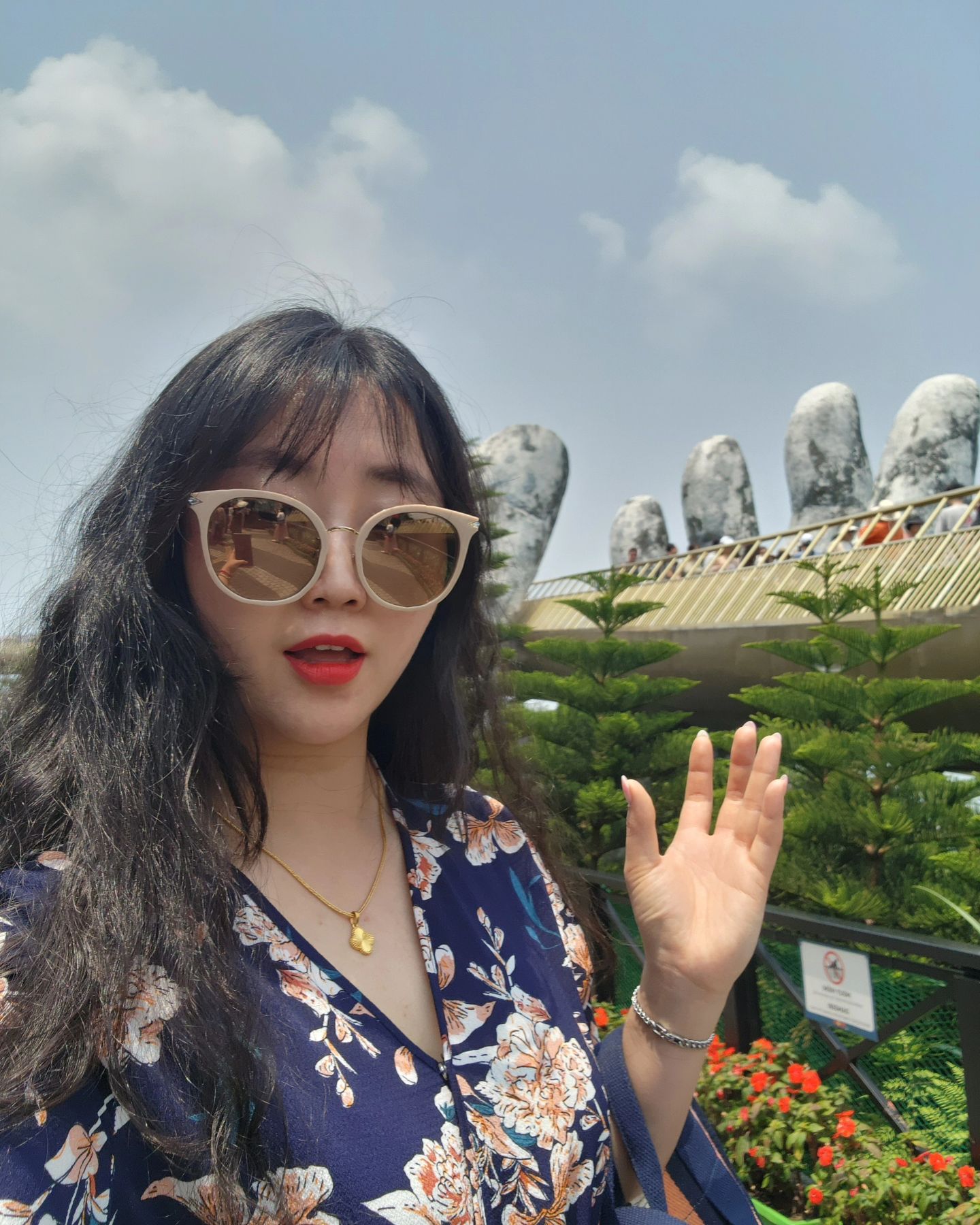 다음 해외는 패키지 관광이 아닌 여행을 해야겠다.

패키지는 돌아보니 남는게 없네.
시간에 쫓겨 이동하고 후다닥 사진찍는게 여행은 아닌거 같다.

#여행과관광의차이 #경기도다낭시