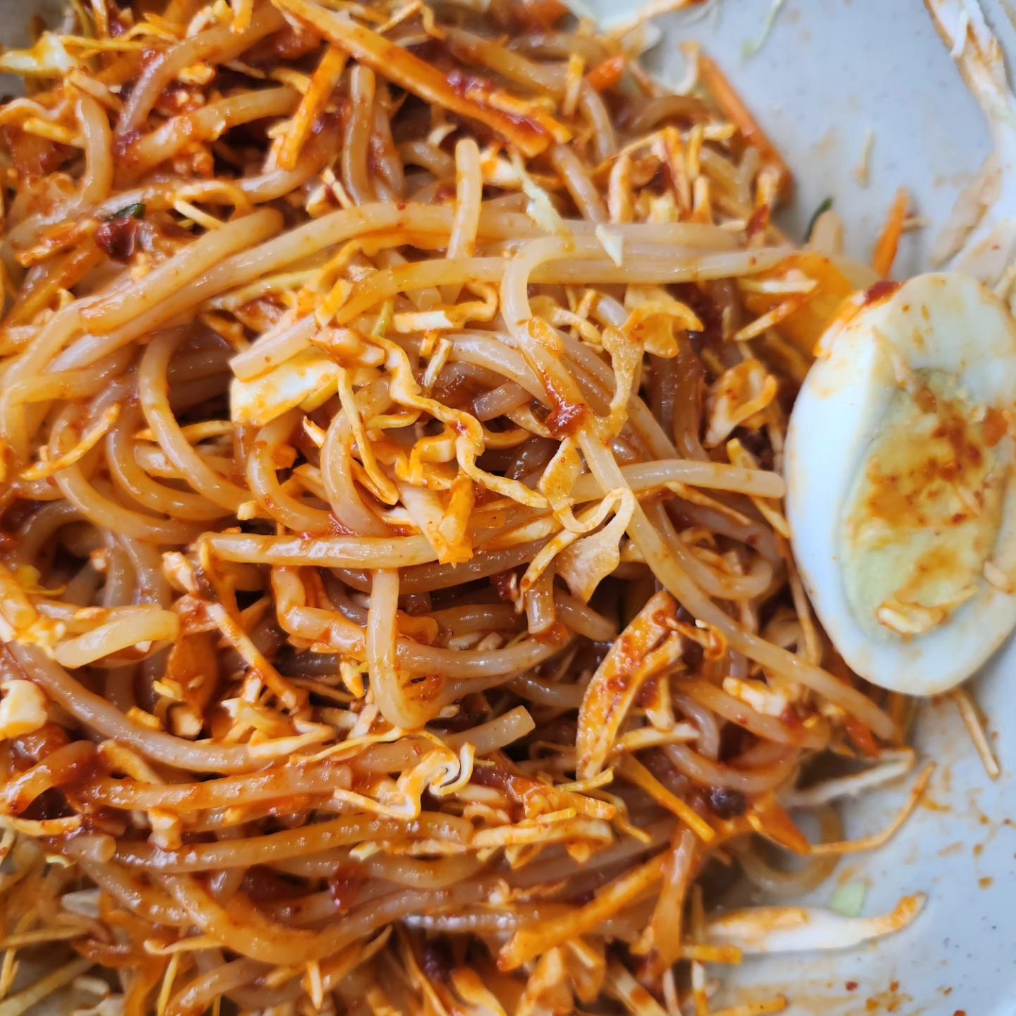 여기가 #보영만두 본점 ㅋㅋㅋㅋ
#중간쫄면 도 맵다.
군만두도 진짜 맛있어 🥟🥟🍝🍝
카페도화 데이트하고 보영만두까지
수원나들이 넘 완벽해 🫶🫶🫶