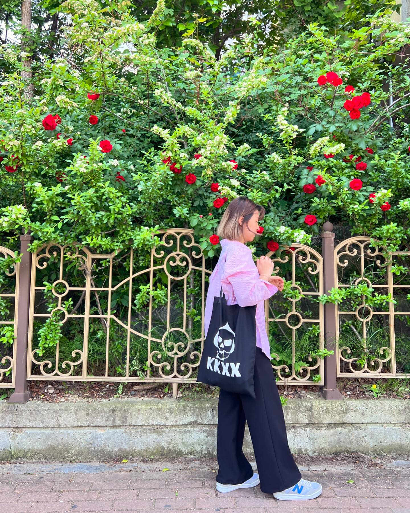 - 펜더사랑에 진심인 꼬맹이들 🐼❤️
푸바오 덕분에 또진스는 쿵푸펜더 시리즈 정주행 다하고 !
유란리는 유튜브에서 펜더덕질에 빠지고 허허

꼬맹이들만 영화관에 들여보내는거도 처음 🙃

Acoount run by mom Momgrida

#헤이유네 #세자매 #헤이유자매
#영화보러가는길 #꽃길 #장미꽃길