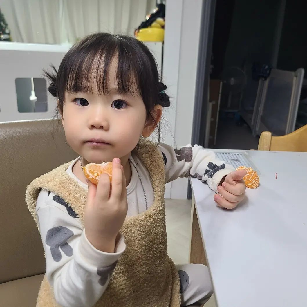 캠핑카 생겨서 너무신난 은서♡

#종이캠핑카 #캠핑카 #뚝딱완성 #엄마는황금손
#쥐띠아기