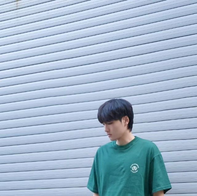 장원태 on Instagram: "#광고#협찬 @standarderror_official IRT164[컴팩트얀] 엔자임 워싱 올드스쿨 미니 써클 앰블럼 반팔티 스탠다드에러에서 제공해주셨어요!🧩 옷을 입었을때 가장 맘에 들었던게