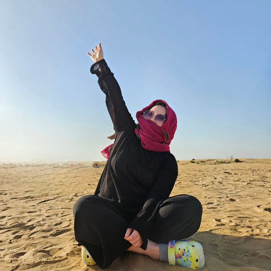 정말 아무것도 없는 사막🏜
사막을 도시화시킨 엄청난 기름국
3월의 사막은 그래도 견딜만했다
생애 첫 사막, 두바이😶‍🌫️
.
#탈레반아님 #테러조직아님 #모래바람막기 #두바이 #사막
#사막투어 #더더우면못갈곳 #아프리카대비 #모래 #또모래
