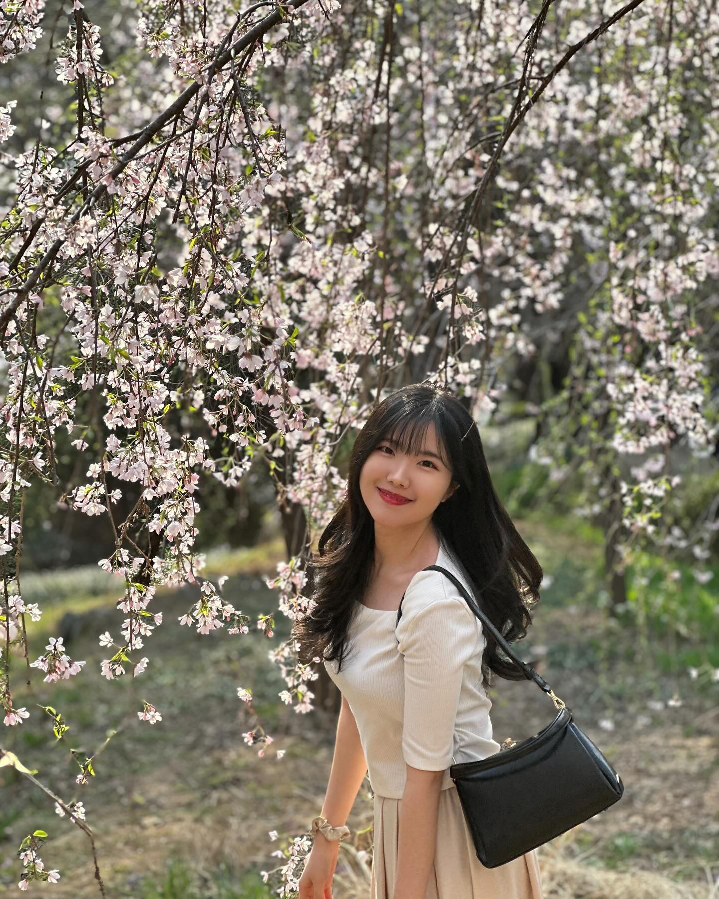 1번 사진 고르기 어려웠다하🫨