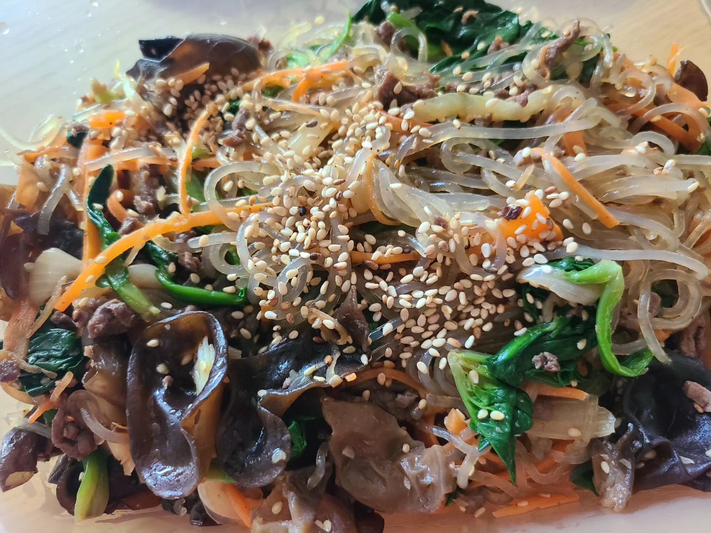으흐흐..
살 4키로 쪘는데..
탄수화물 중독..

잡채는 왜케 맛있는지..

#살찌는이유는다있다 #잡채 #엄마표잡채  #집밥 #언니표잡채 #탄수화물중독 #맛있오 #잡채밥🍛 #다이어트해야되는데 
#몸이무겁다😅