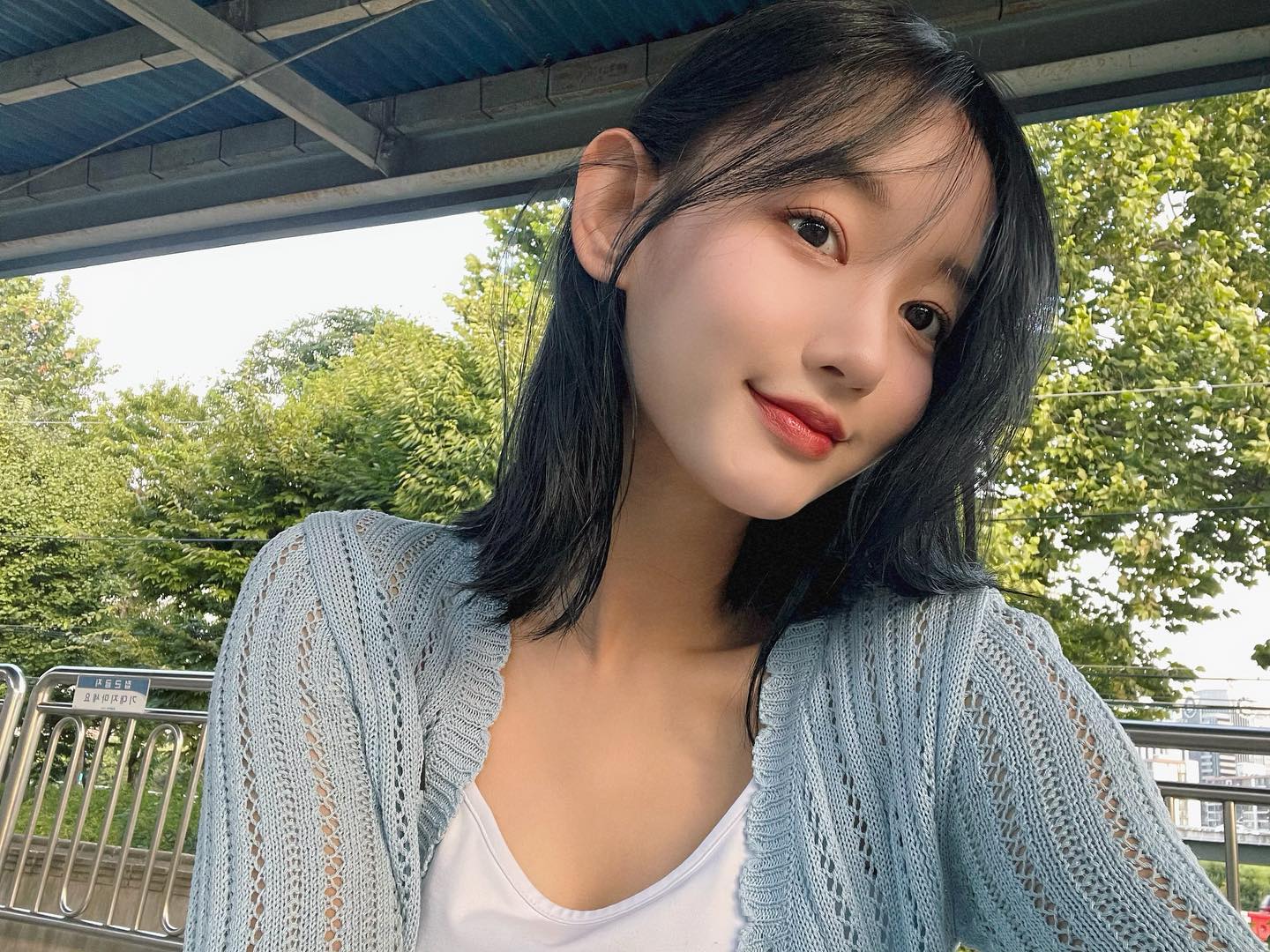 #협찬  raftel_cosmetic 

얼리 안티에이징 브랜드 #라프텔 ✨
피부 장벽을 케어해서 피부 자생력을 키워주는 브랜드에요!
요즘 같은 환절기에 요 세럼 꾸준히 발라주니까
화장이 너무 잘 먹어버리잖아🫢😳
끈적임 없어서 부담없이 바르고
피부는 쫀쫀해지고 다해버려🌷

#나이트세럼 #세럼추천 #비건아미노산 #안티에이징